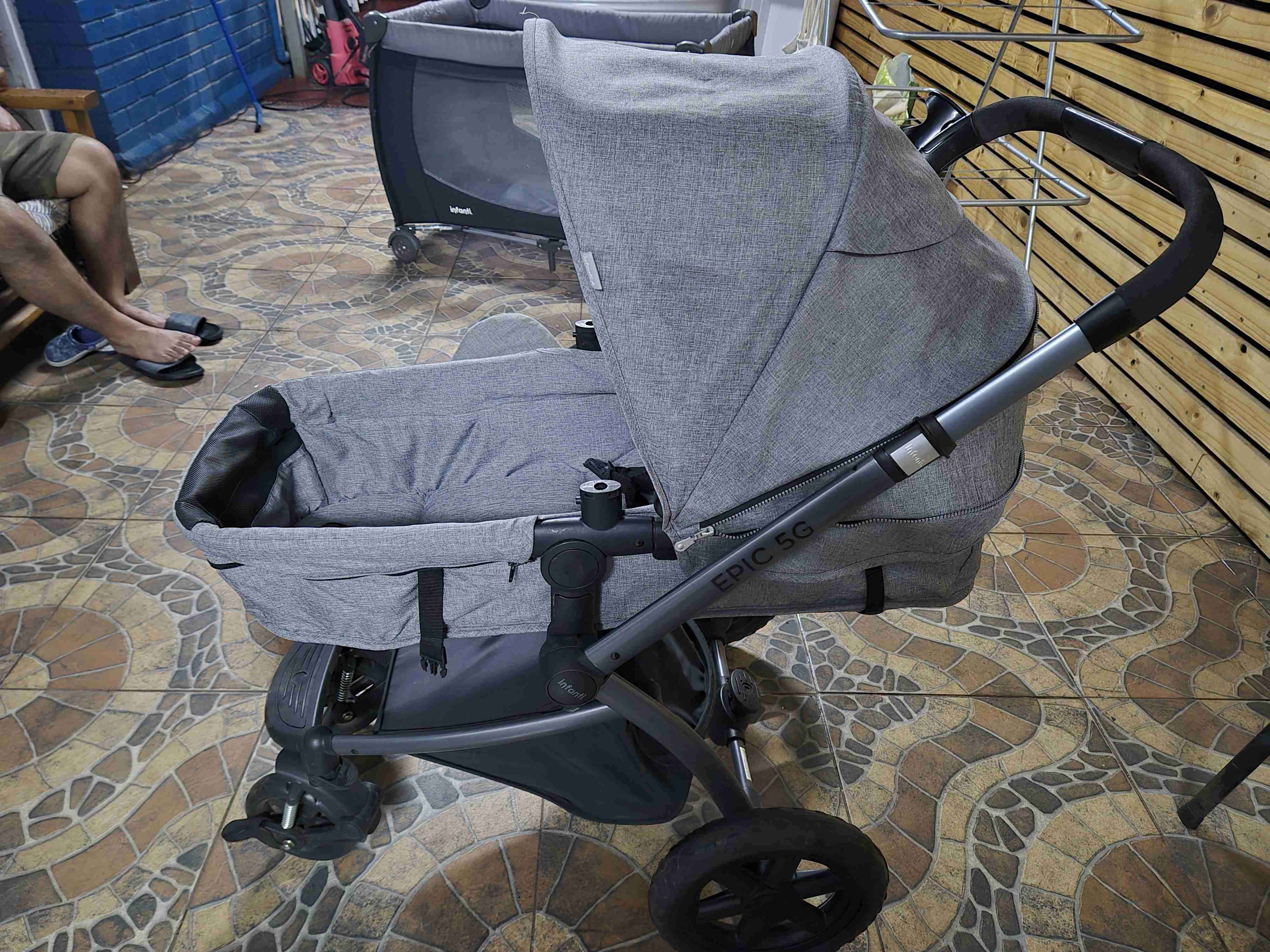 Coche para bebé Infanti gris Epic 5G - miniatura 3