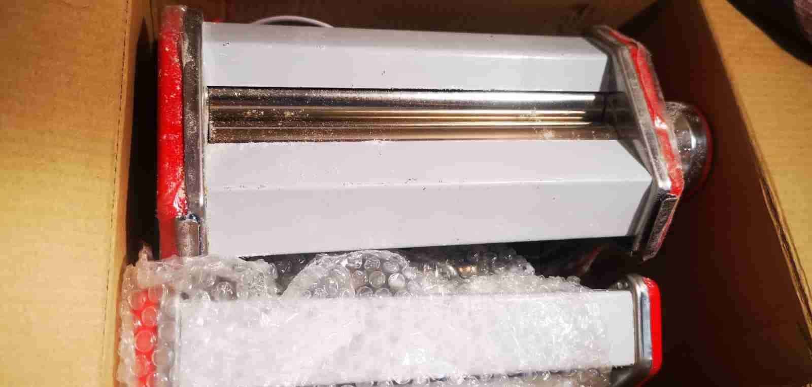 Máquina para hacer pasta metálica - miniatura 1