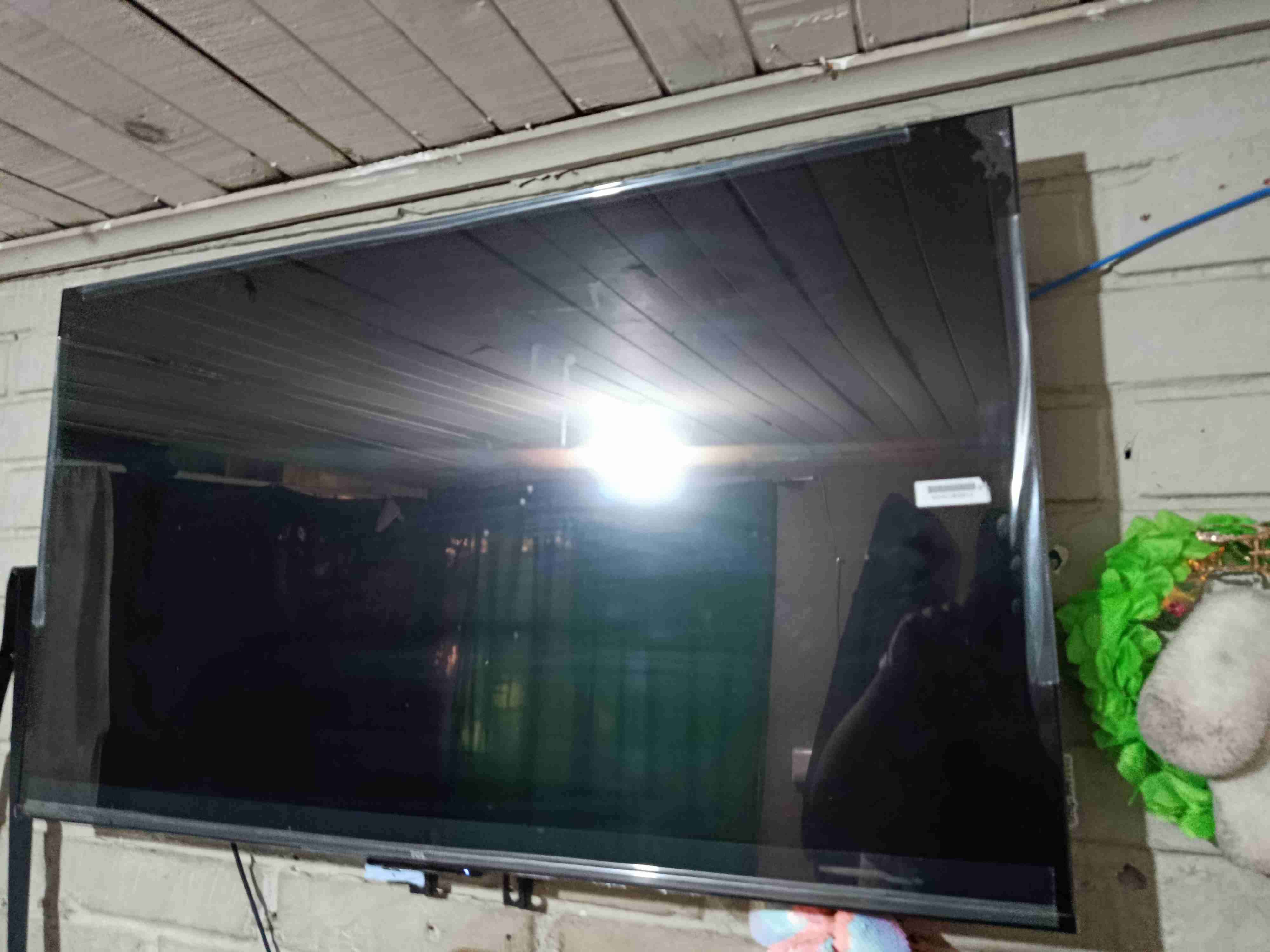 Televisor pantalla plana mediana - miniatura 2