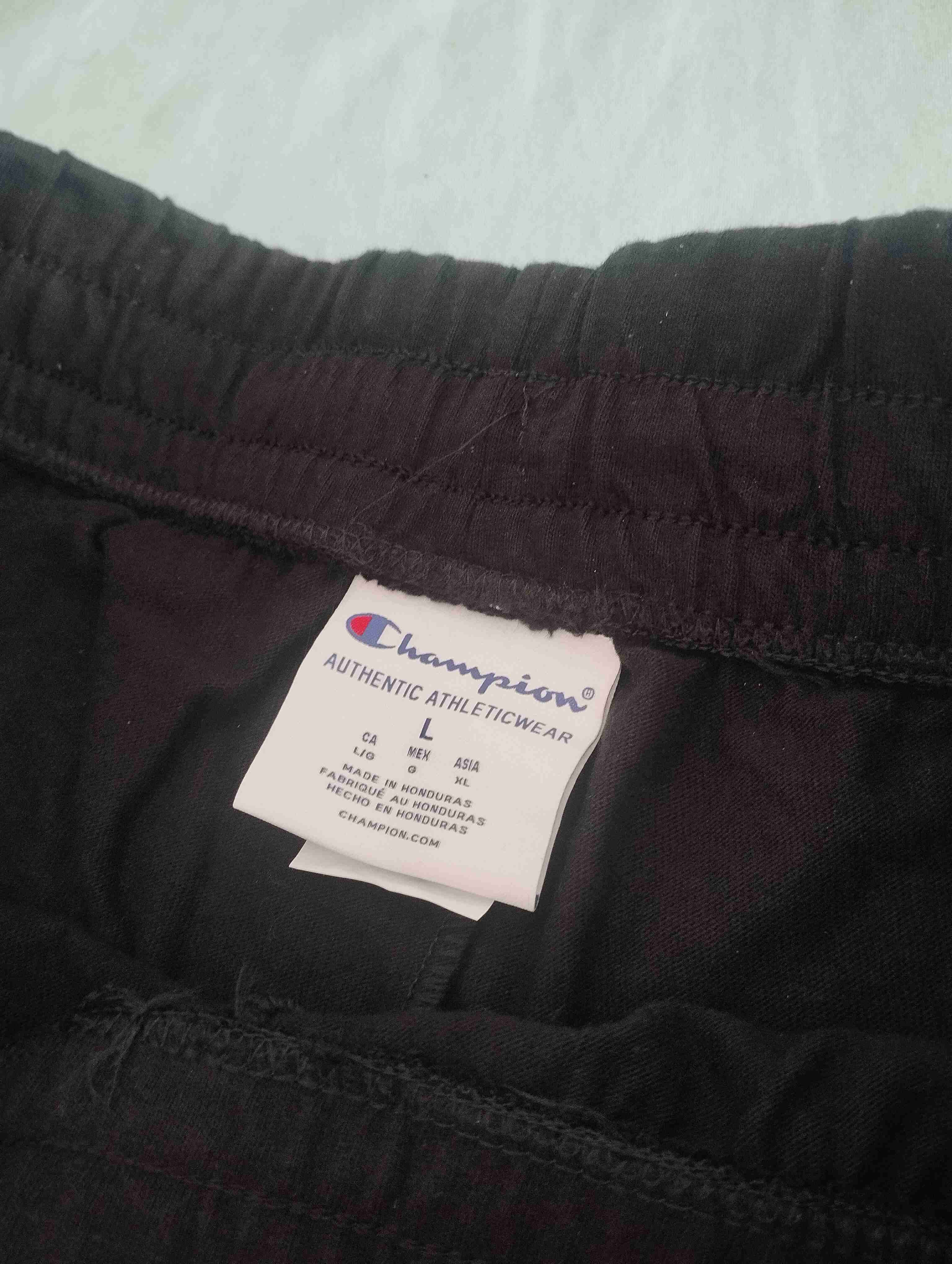 Short deportivo negro Champion - miniatura 2