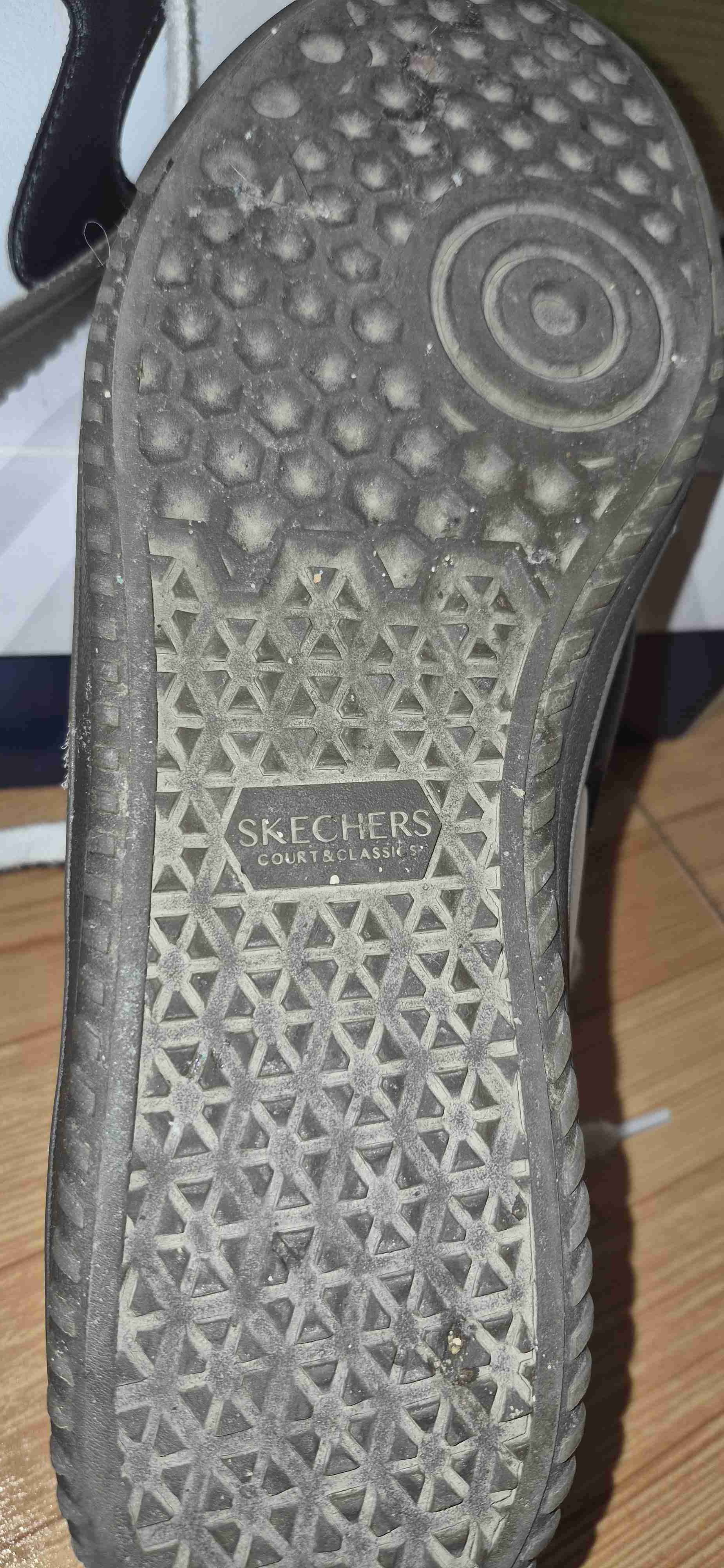 Zapatillas Skechers blancas y negras - miniatura 3