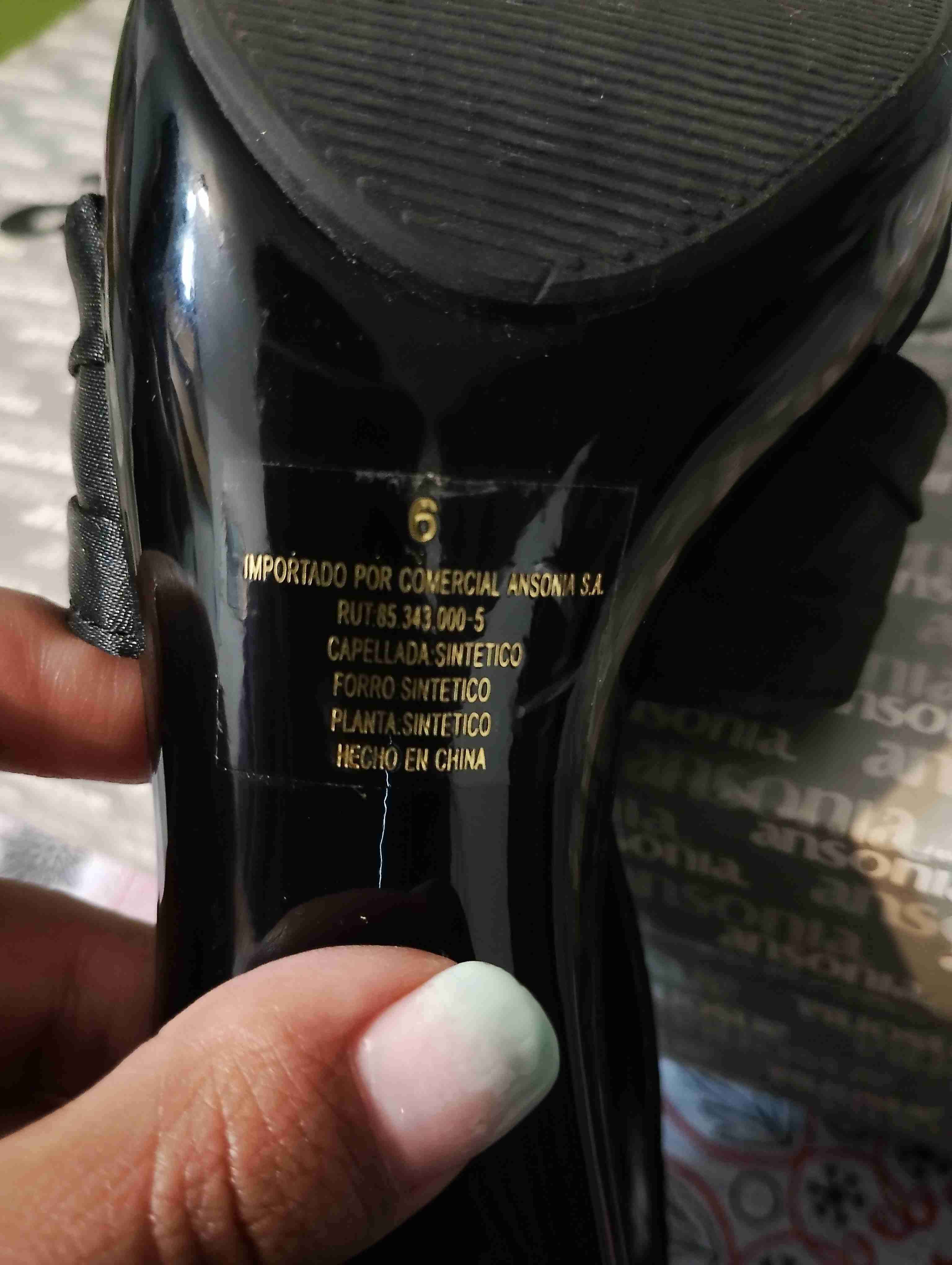 Tacones negros elegantes - miniatura 3