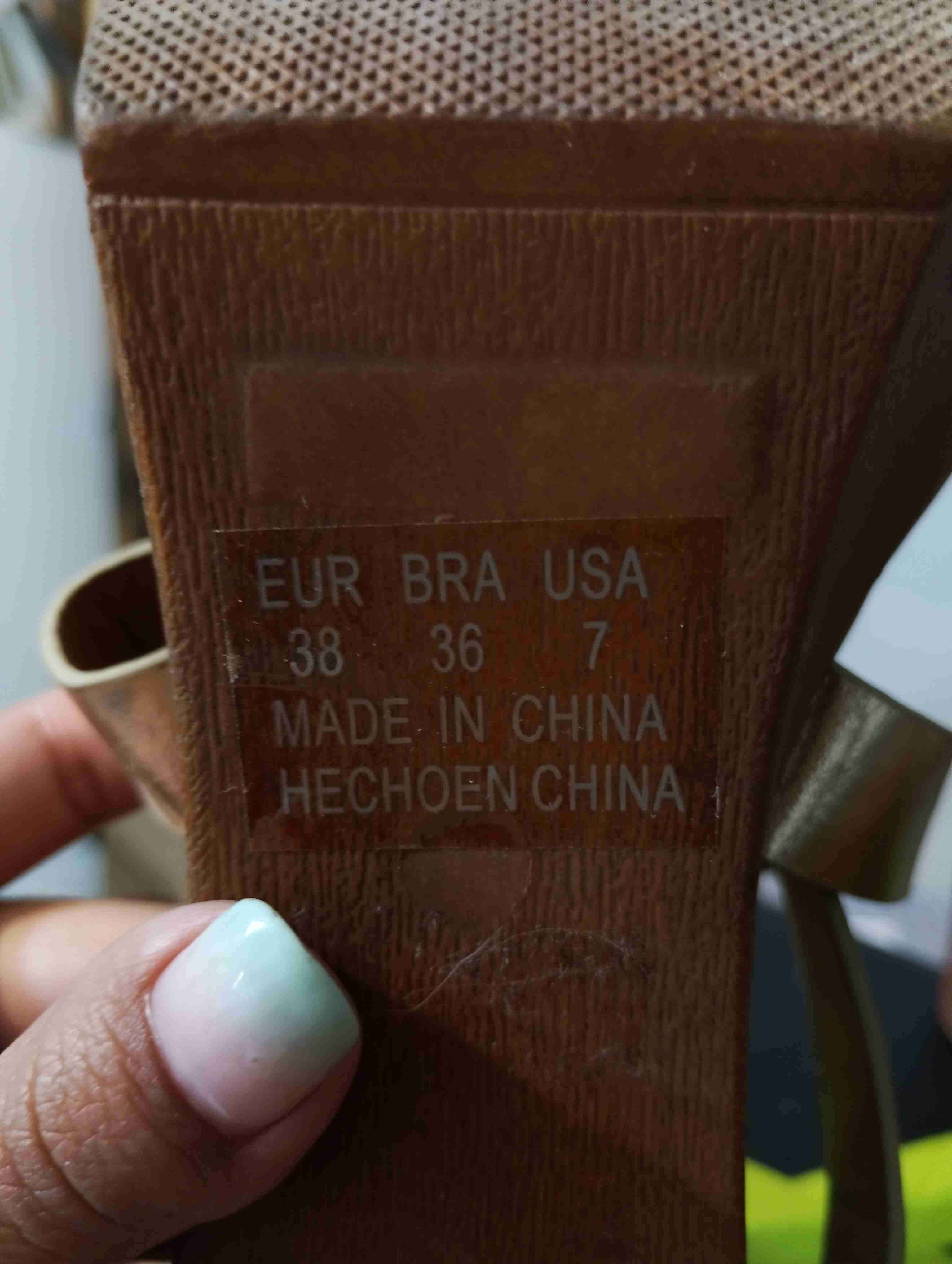 Sandalias doradas de plataforma - miniatura 3