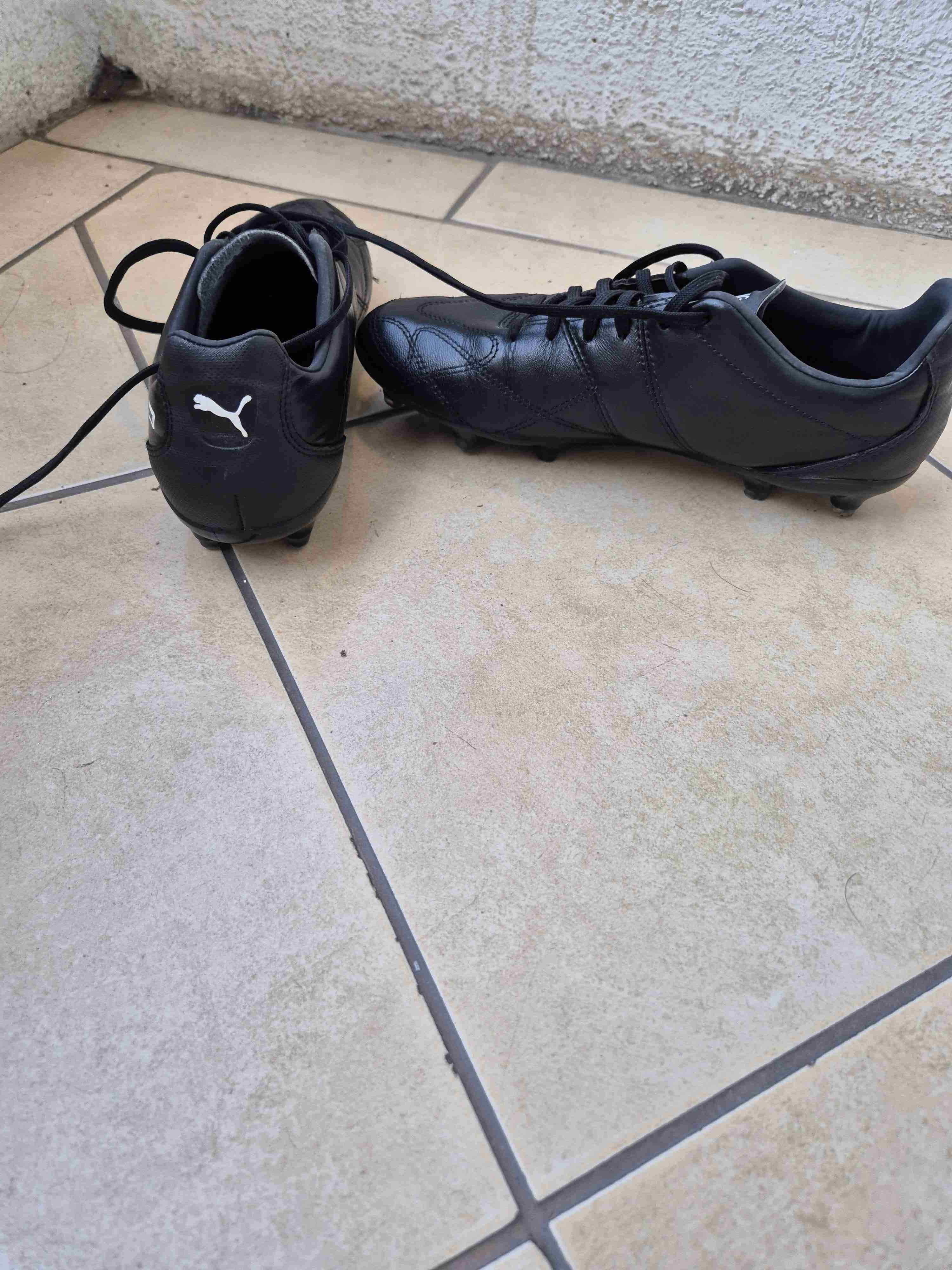 Zapatos de fútbol negros - miniatura 1