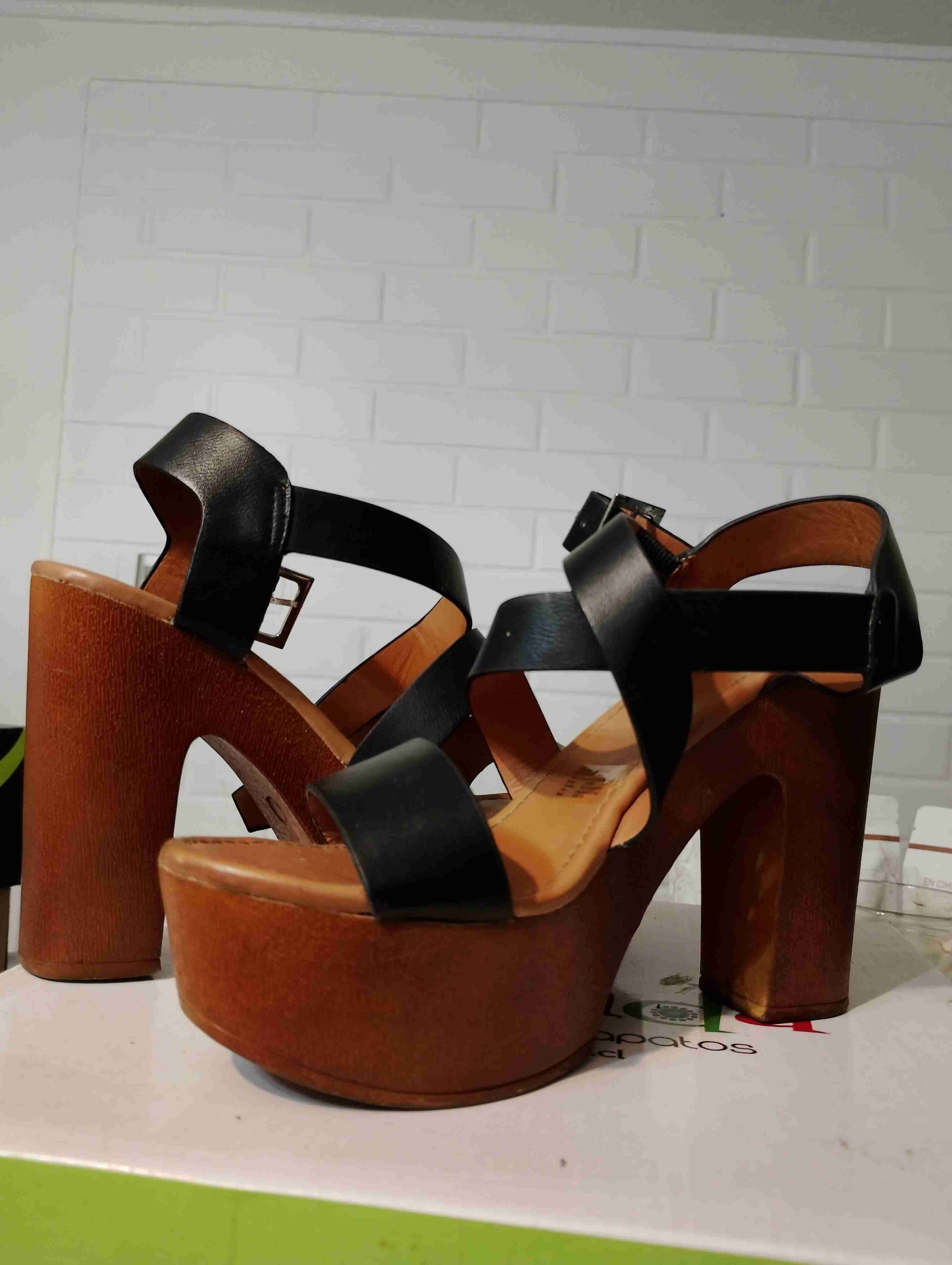 Sandalias de plataforma negras - miniatura 2