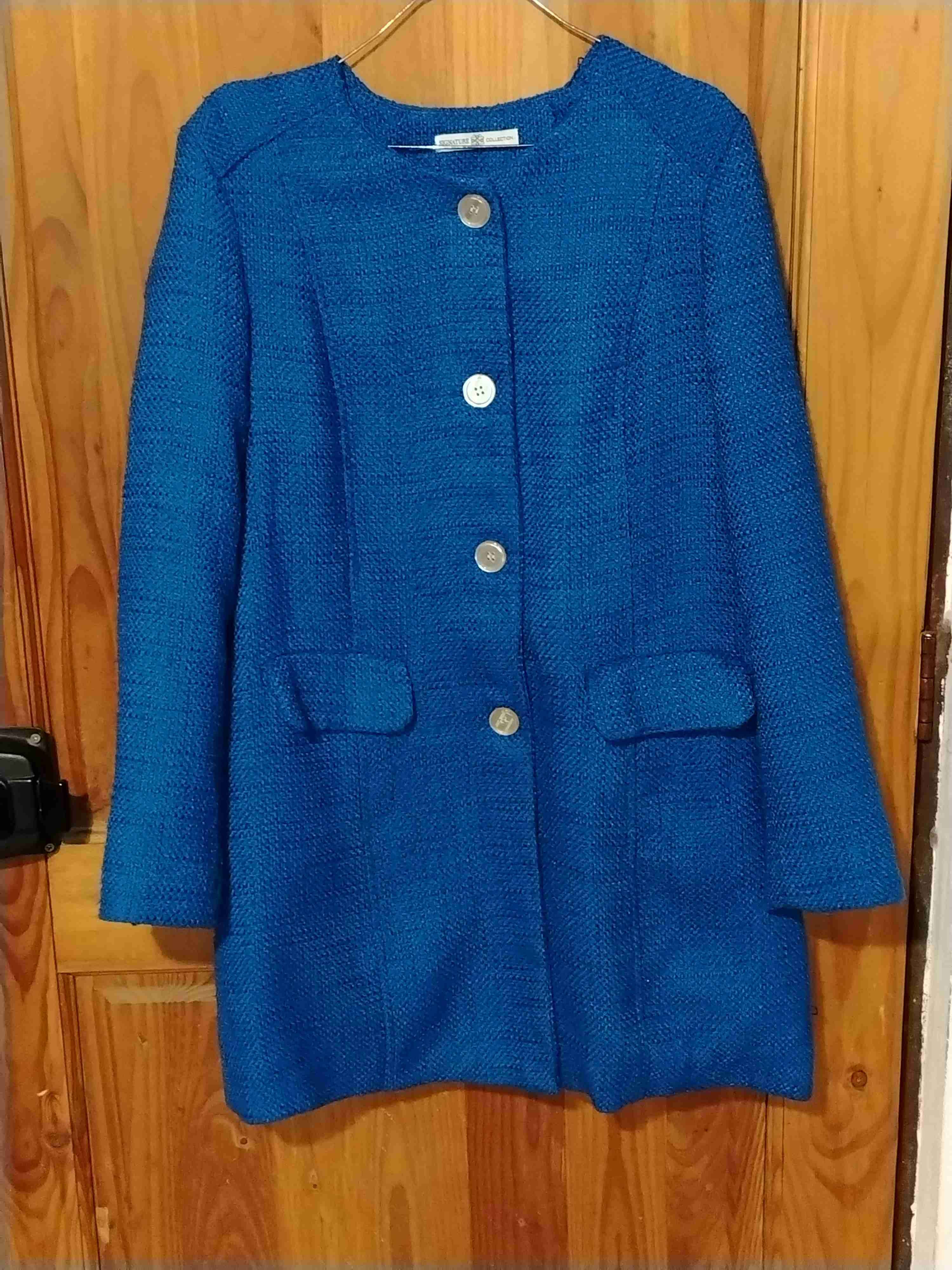 Abrigo azul con forro de mariposas - miniatura 2