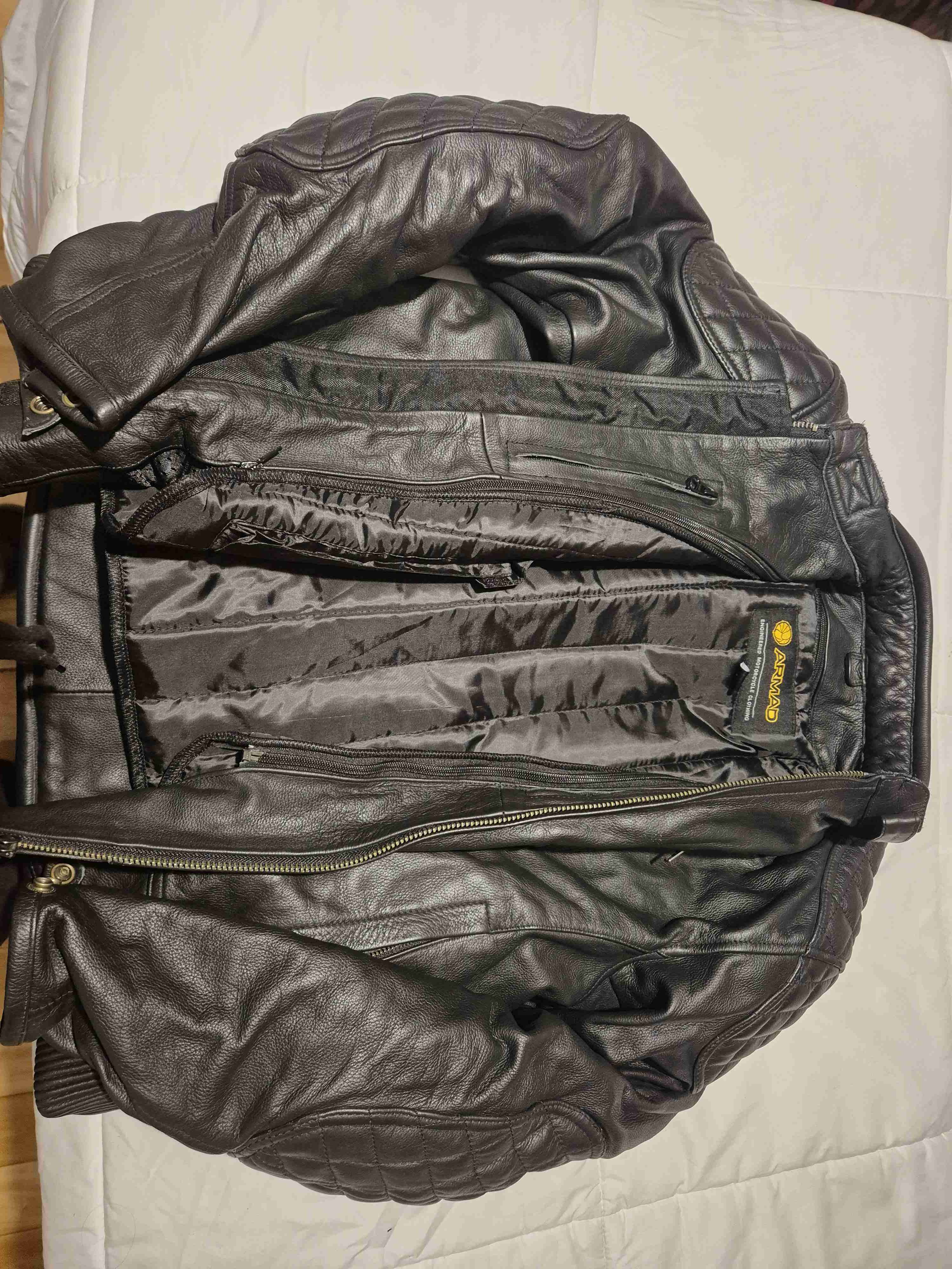 Chaqueta de cuero negra - miniatura 2