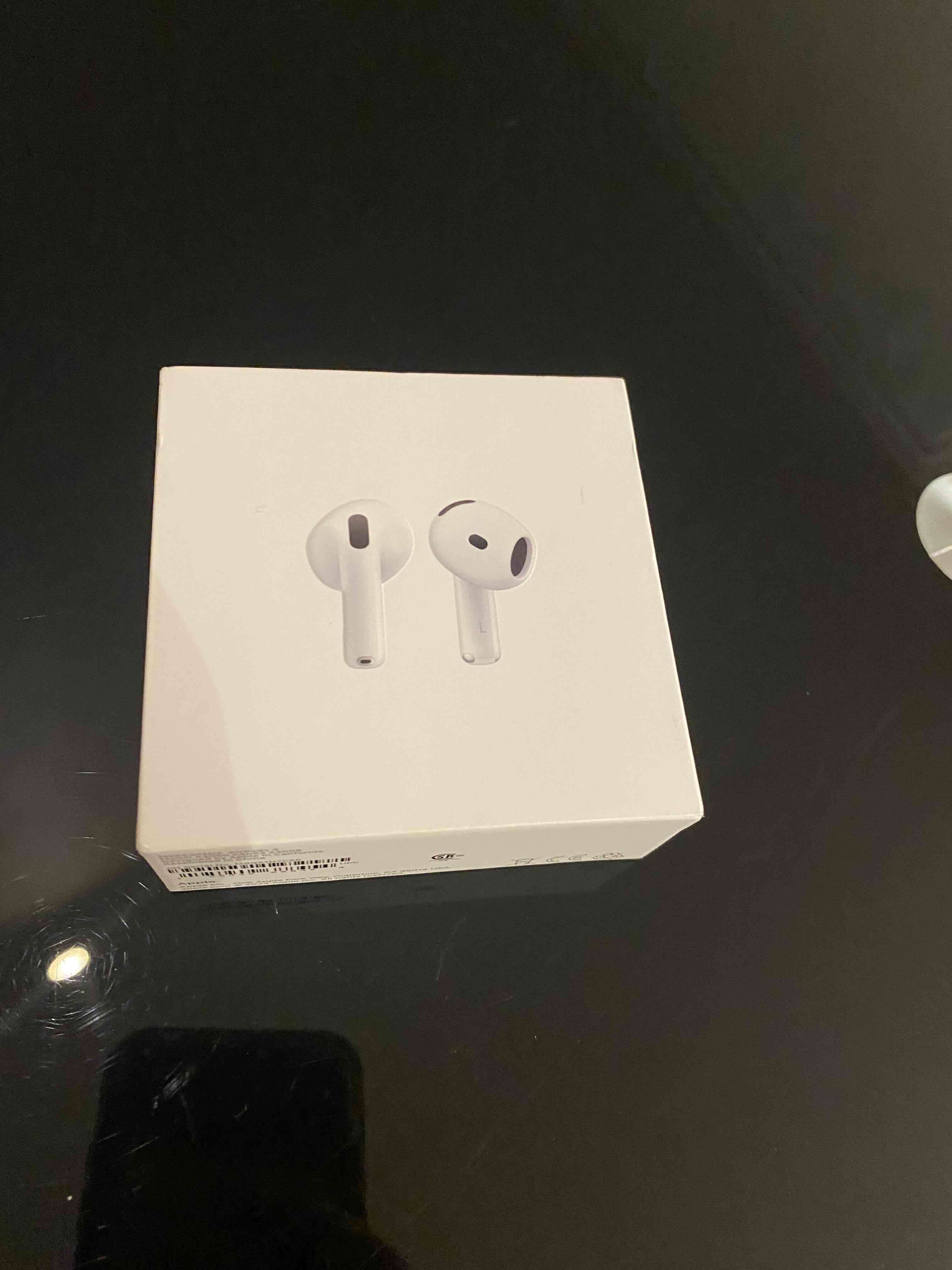 AirPods 4 nuevos - miniatura 1