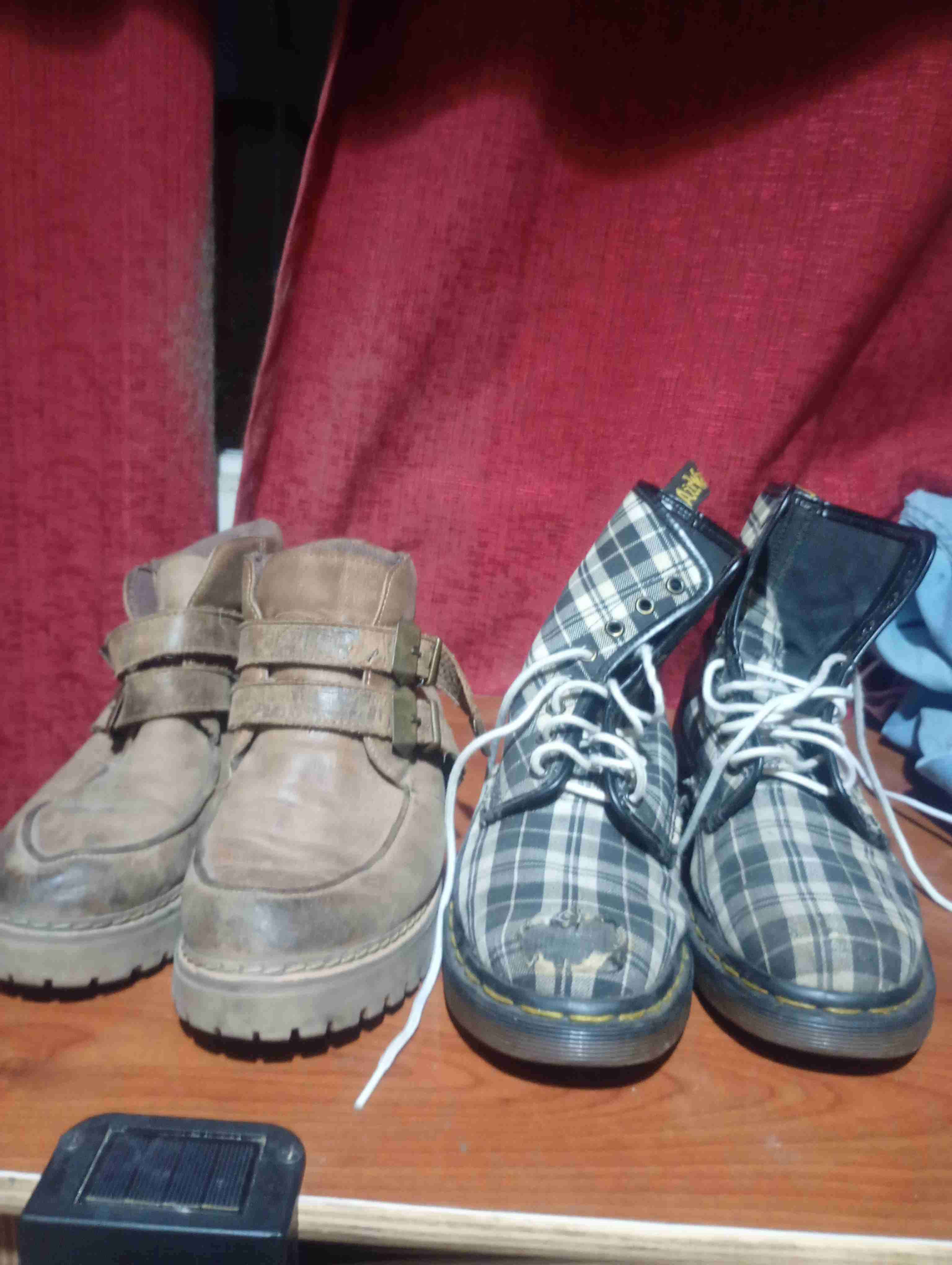 Botines y zapatos a cuadros usados - miniatura 1