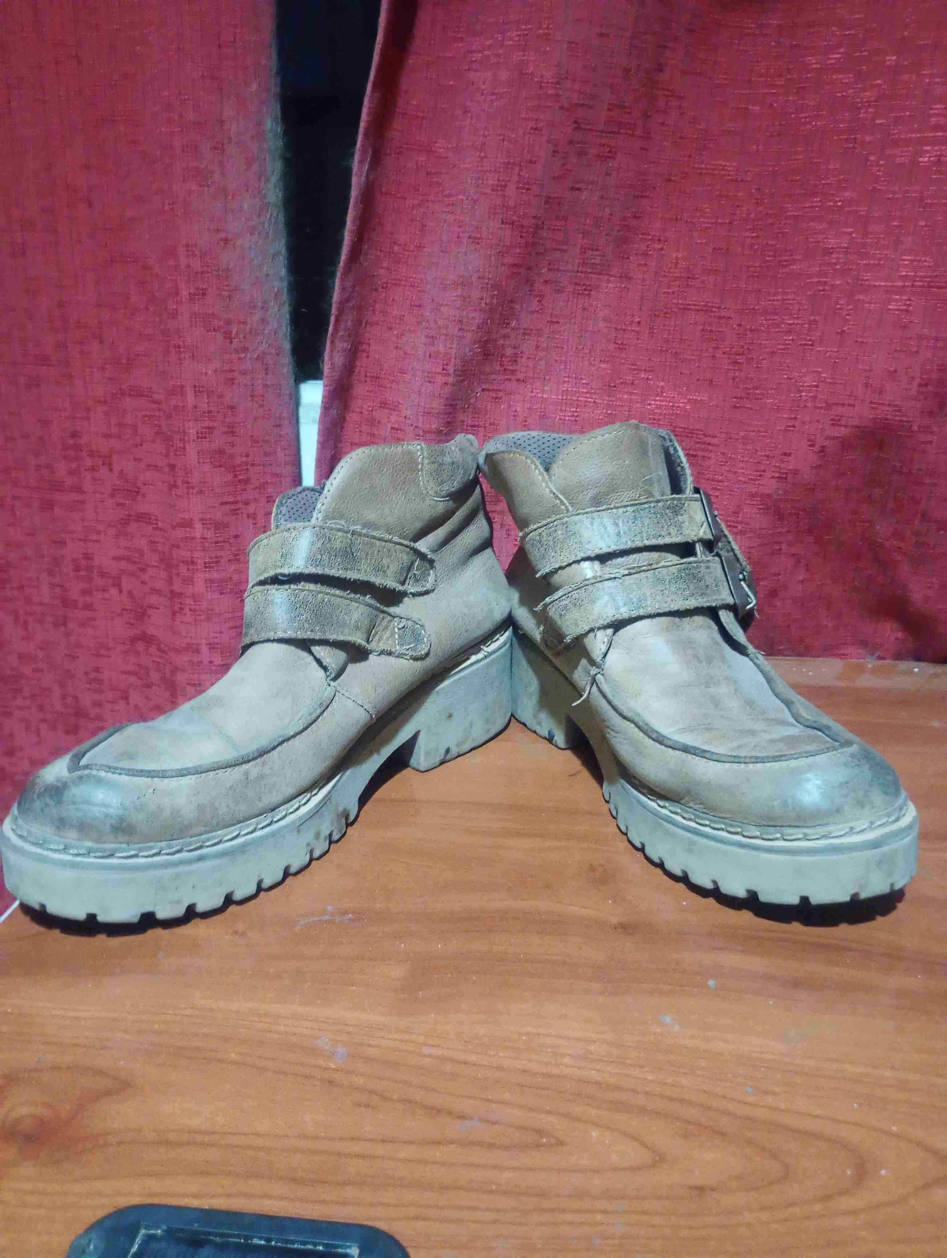 Botines y zapatos a cuadros usados - miniatura 5