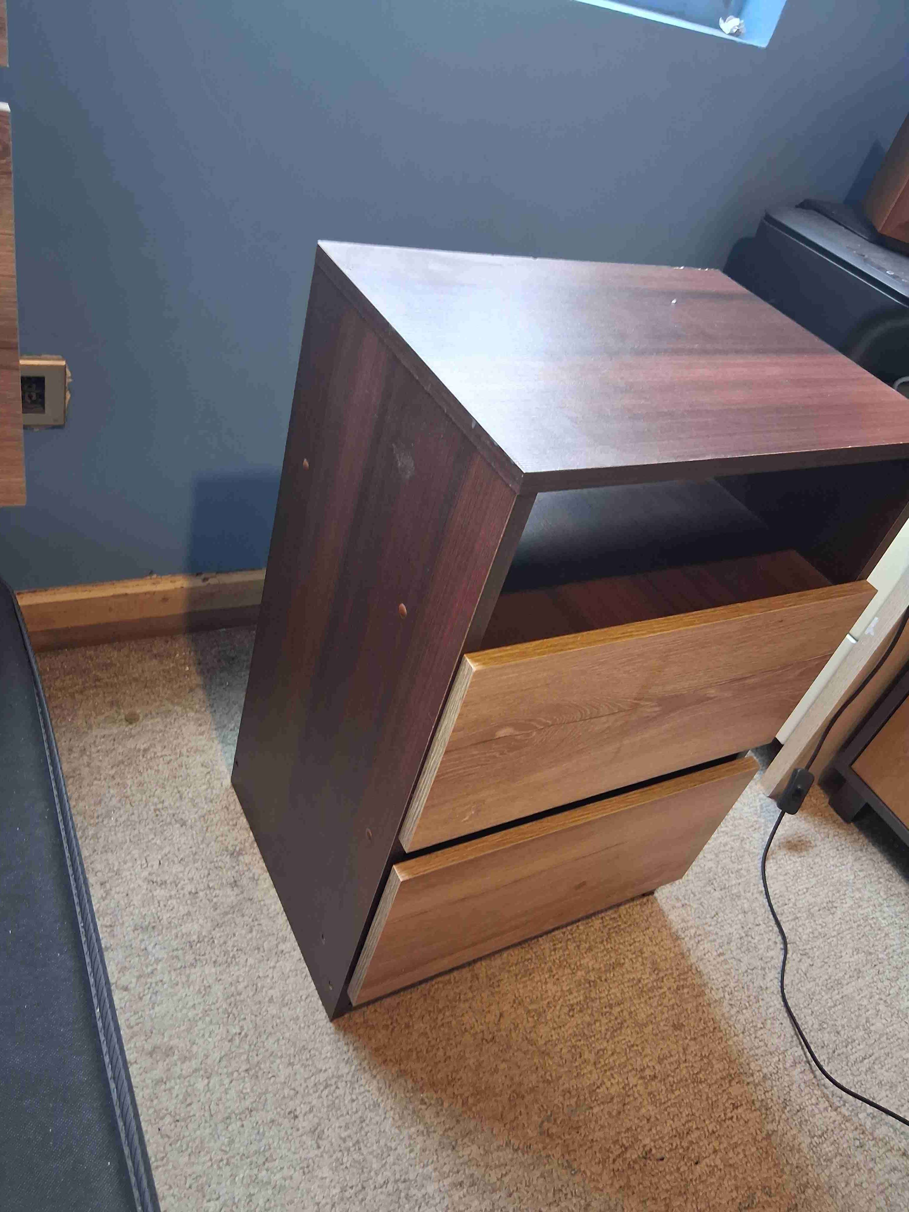 Velador de madera con cajones - miniatura 1