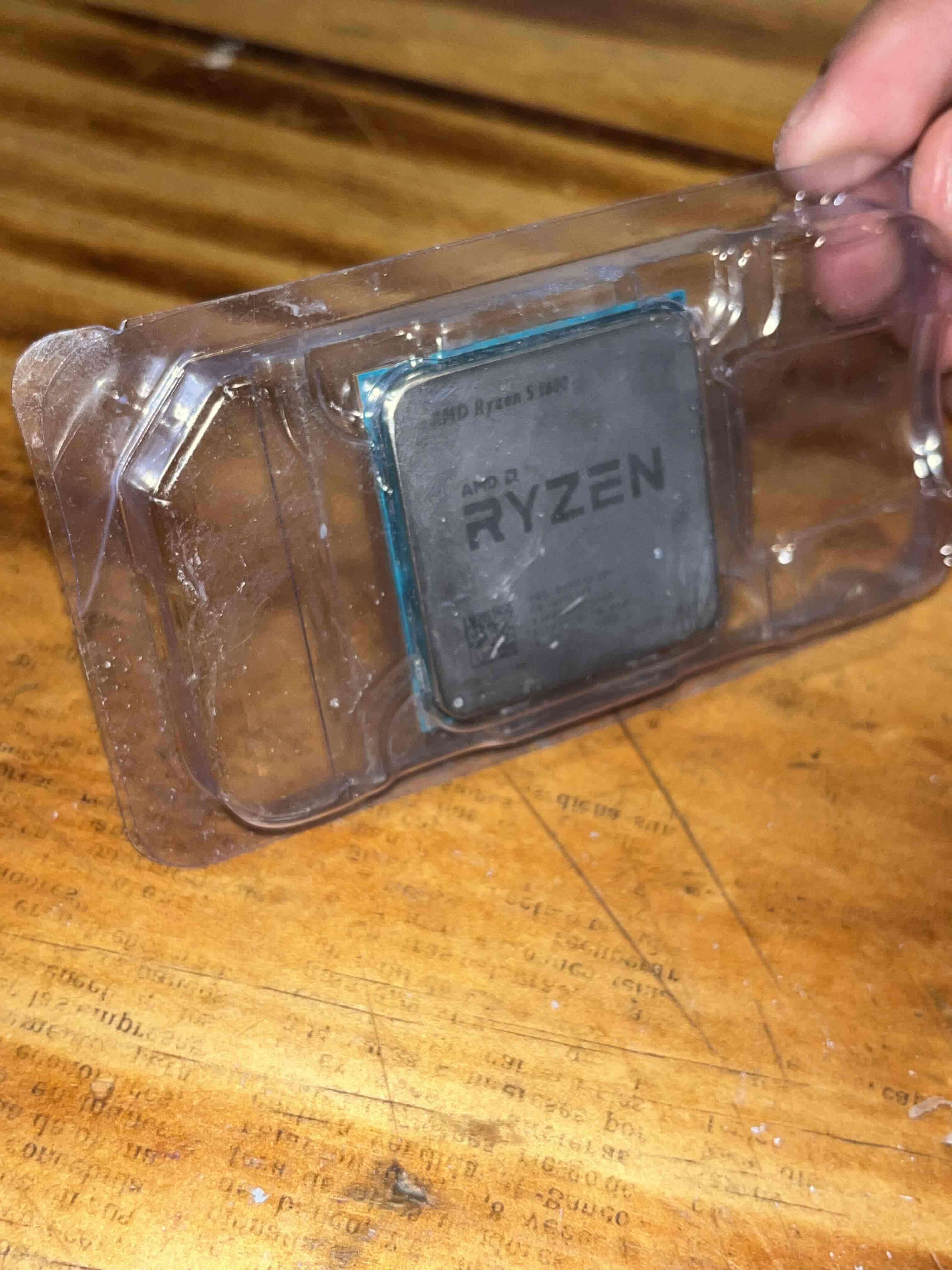 Procesador AMD Ryzen 5 1600 - miniatura 1