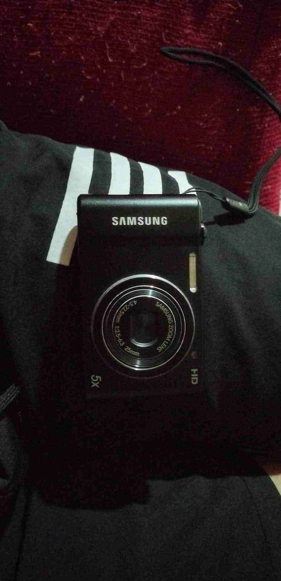 Cámara Samsung compacta negra - miniatura 1