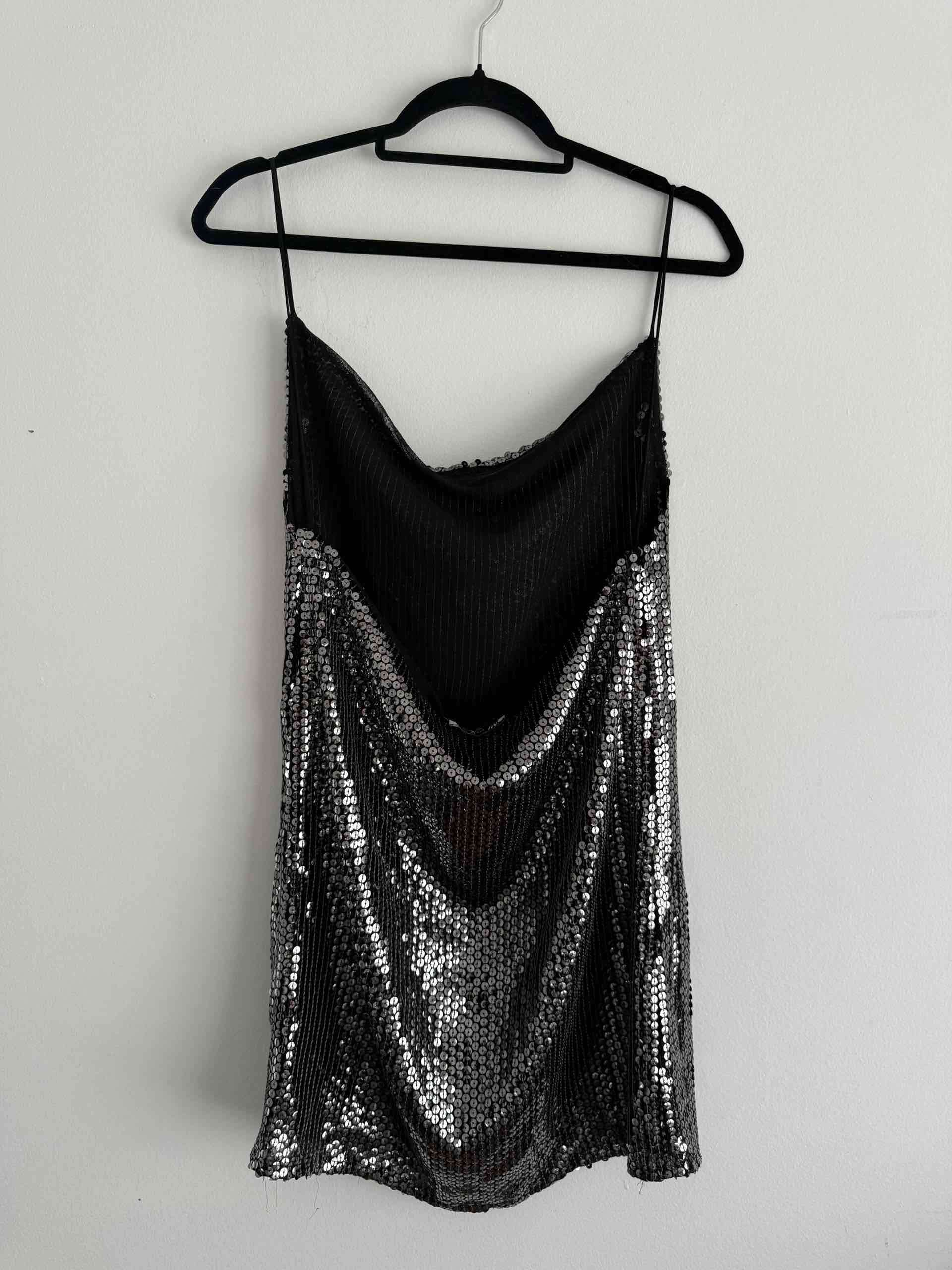 Vestido corto de lentejuelas negro - miniatura 2