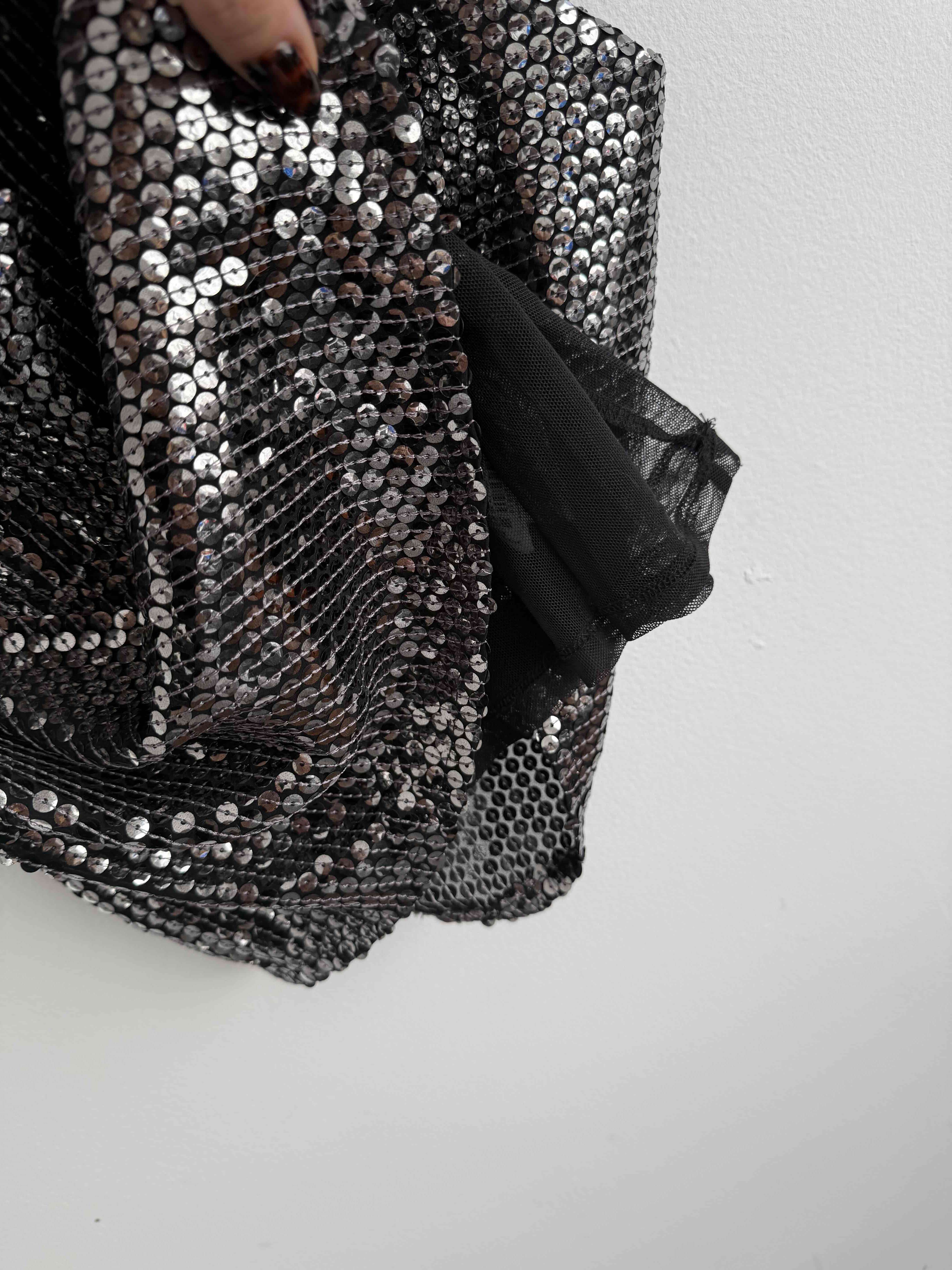 Vestido corto de lentejuelas negro - miniatura 3