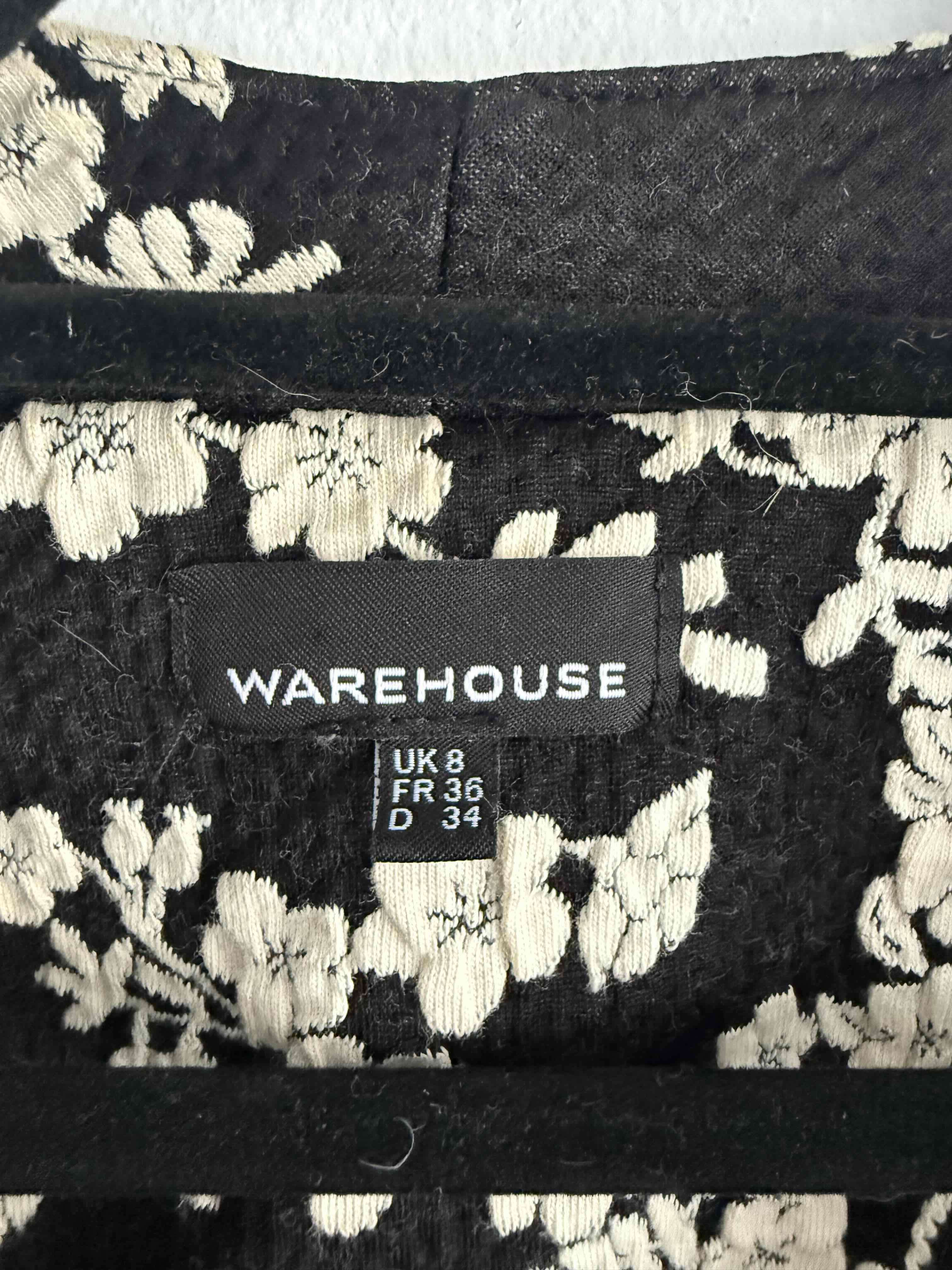 Blazer negro con flores blancas - miniatura 2