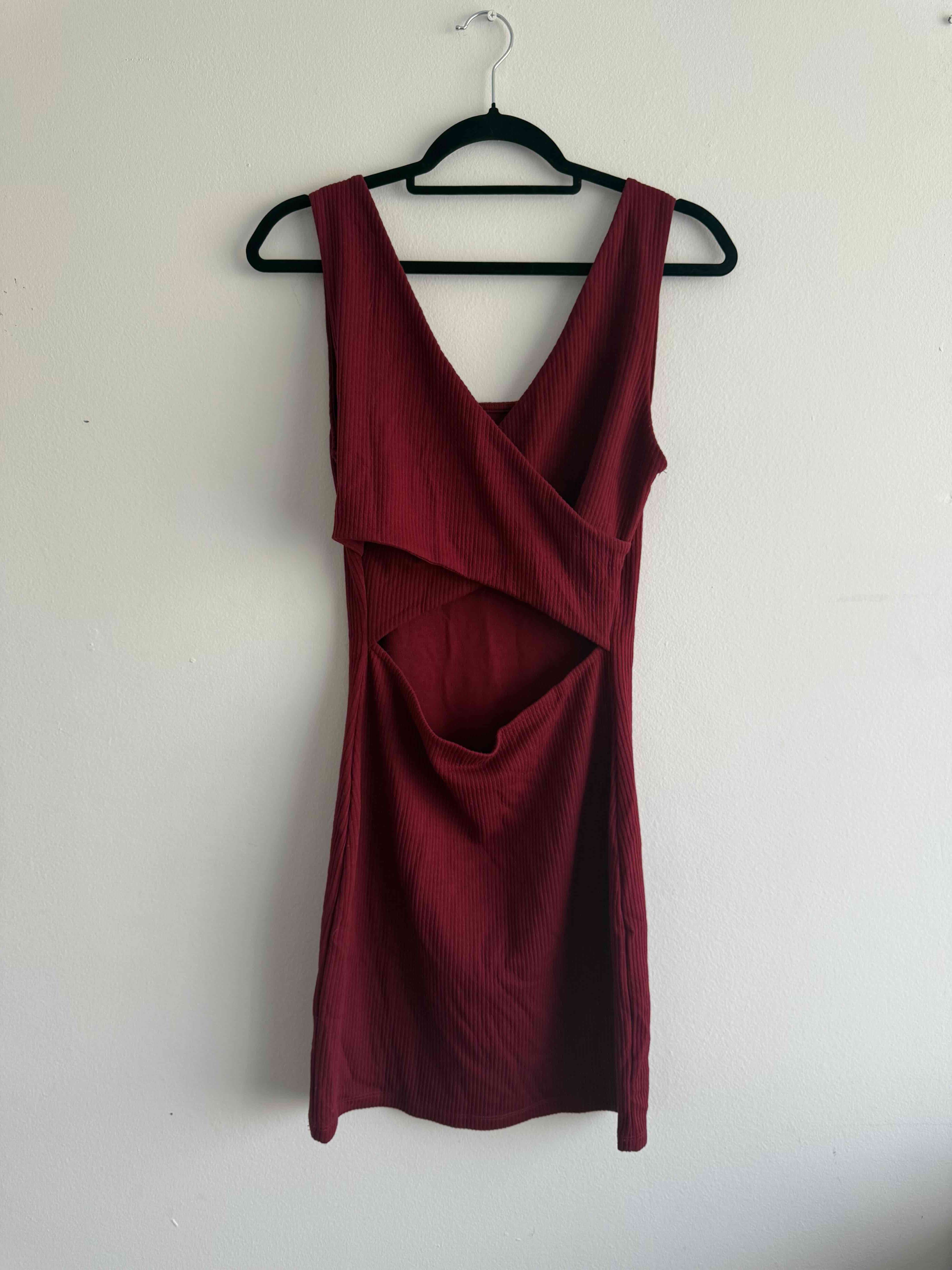 Vestido rojo sin mangas - miniatura 3