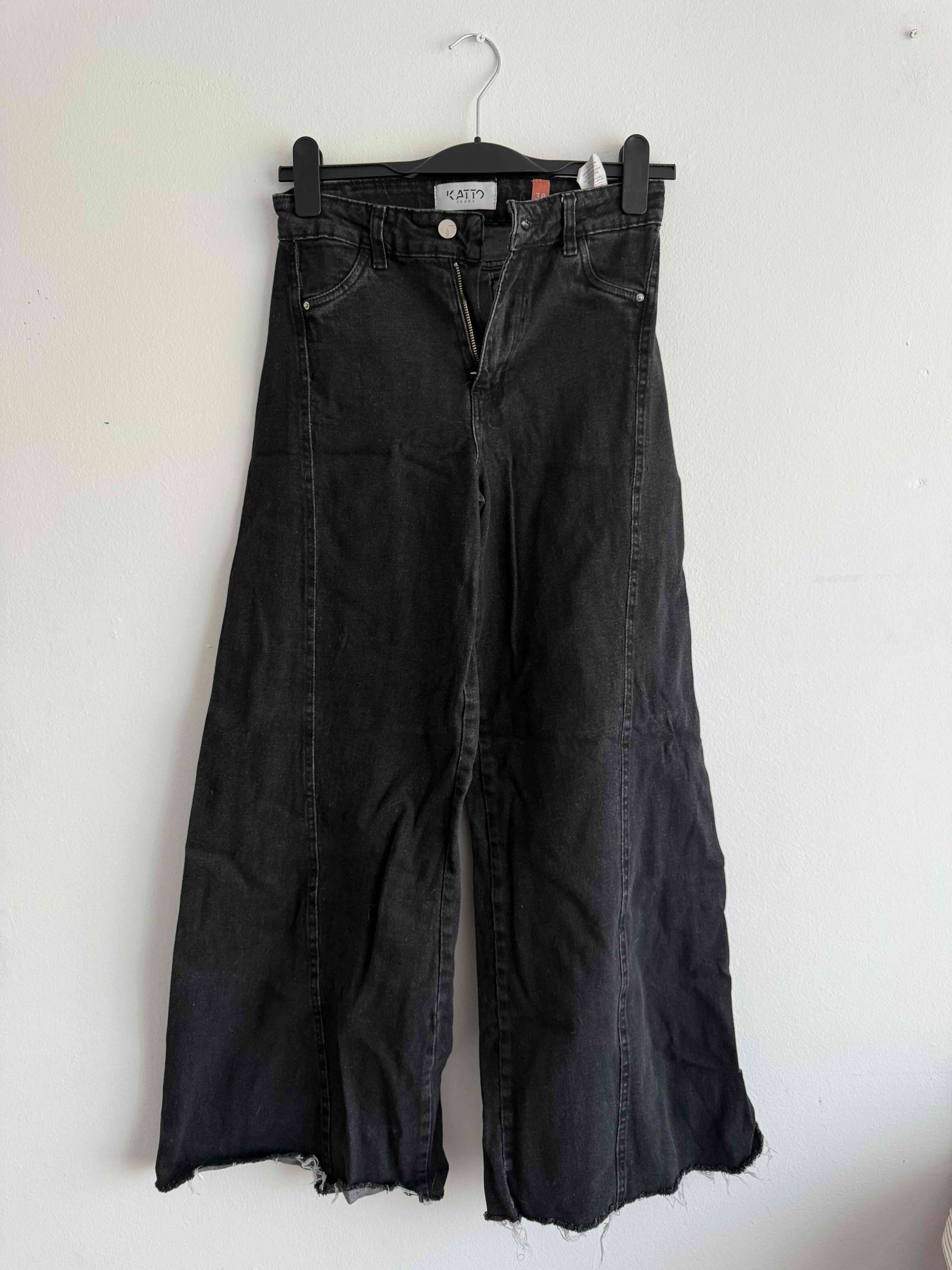 Jeans negros acampanados - miniatura 1