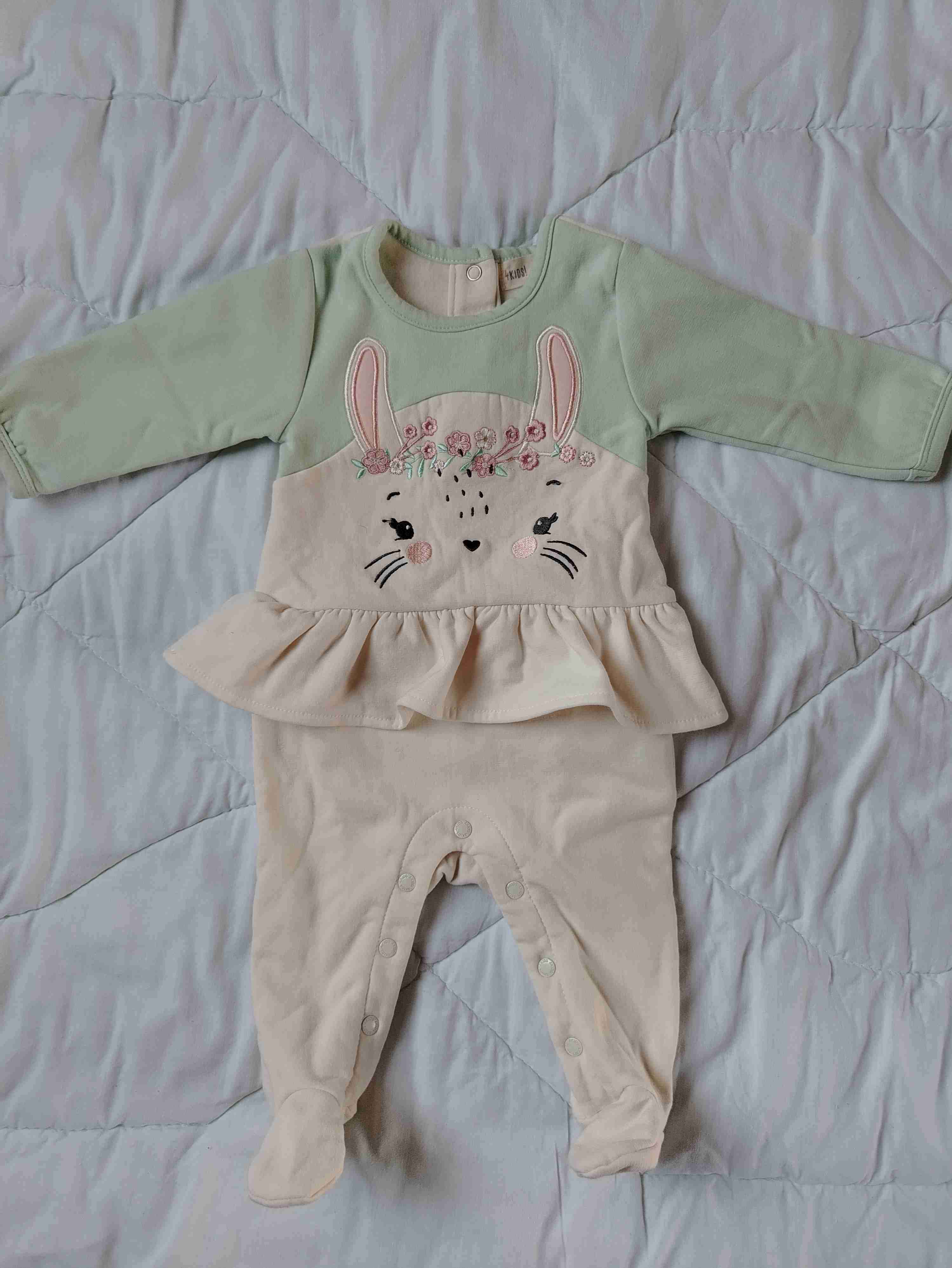 Enterito bebé verde con diseño - miniatura 1