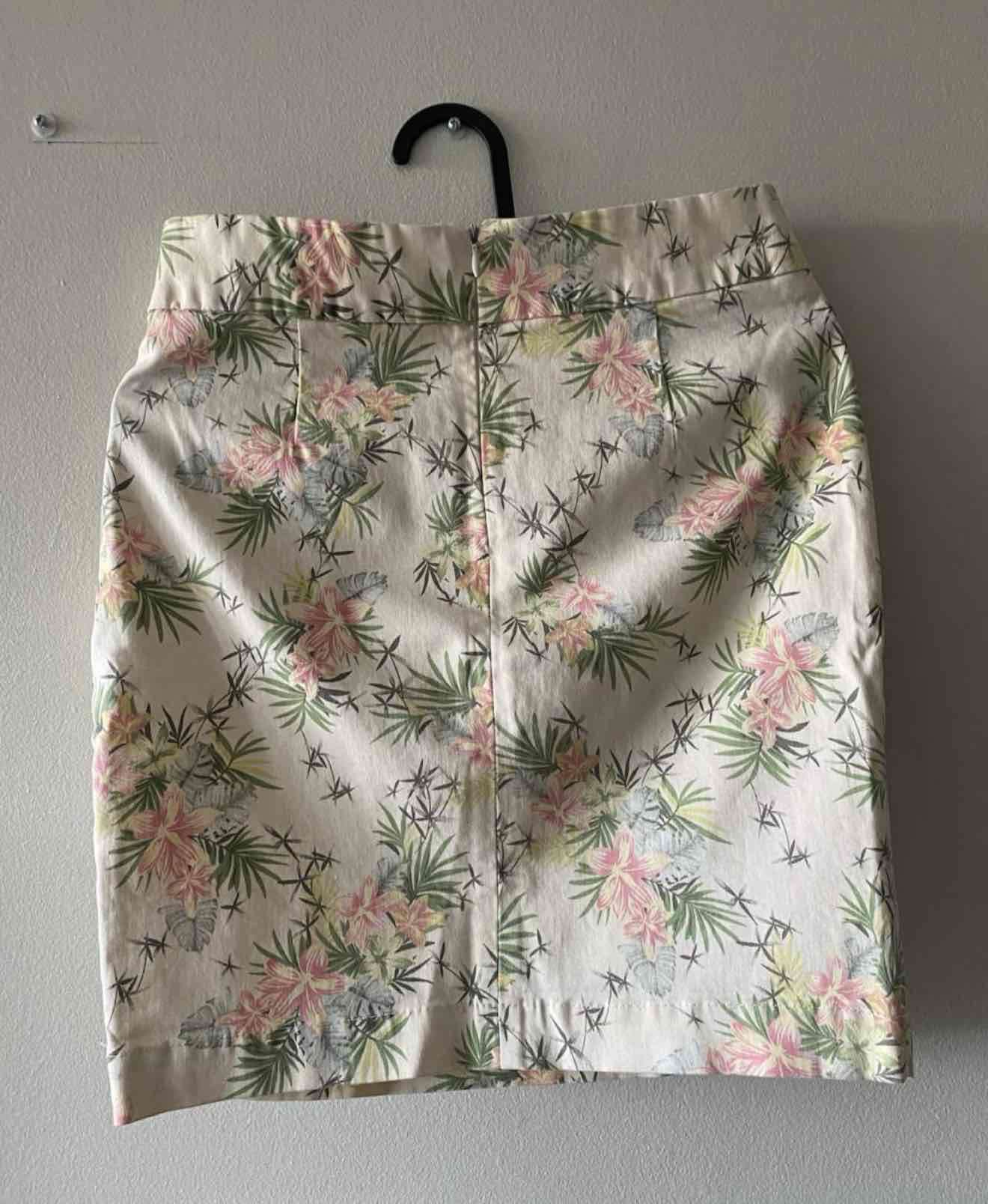 Falda floral estampada - miniatura 2