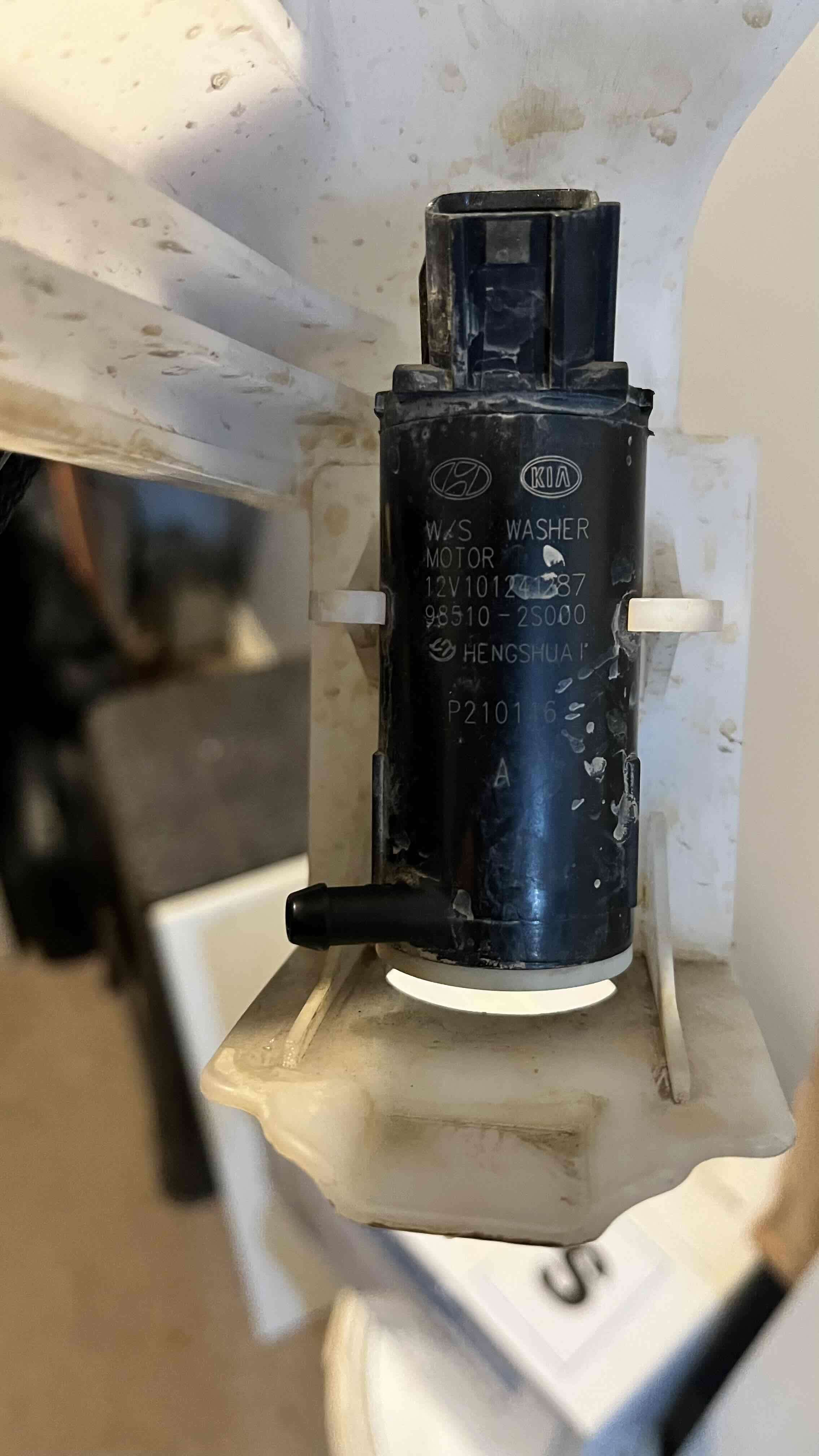 Depósito de limpiaparabrisas de kia morning - miniatura 2