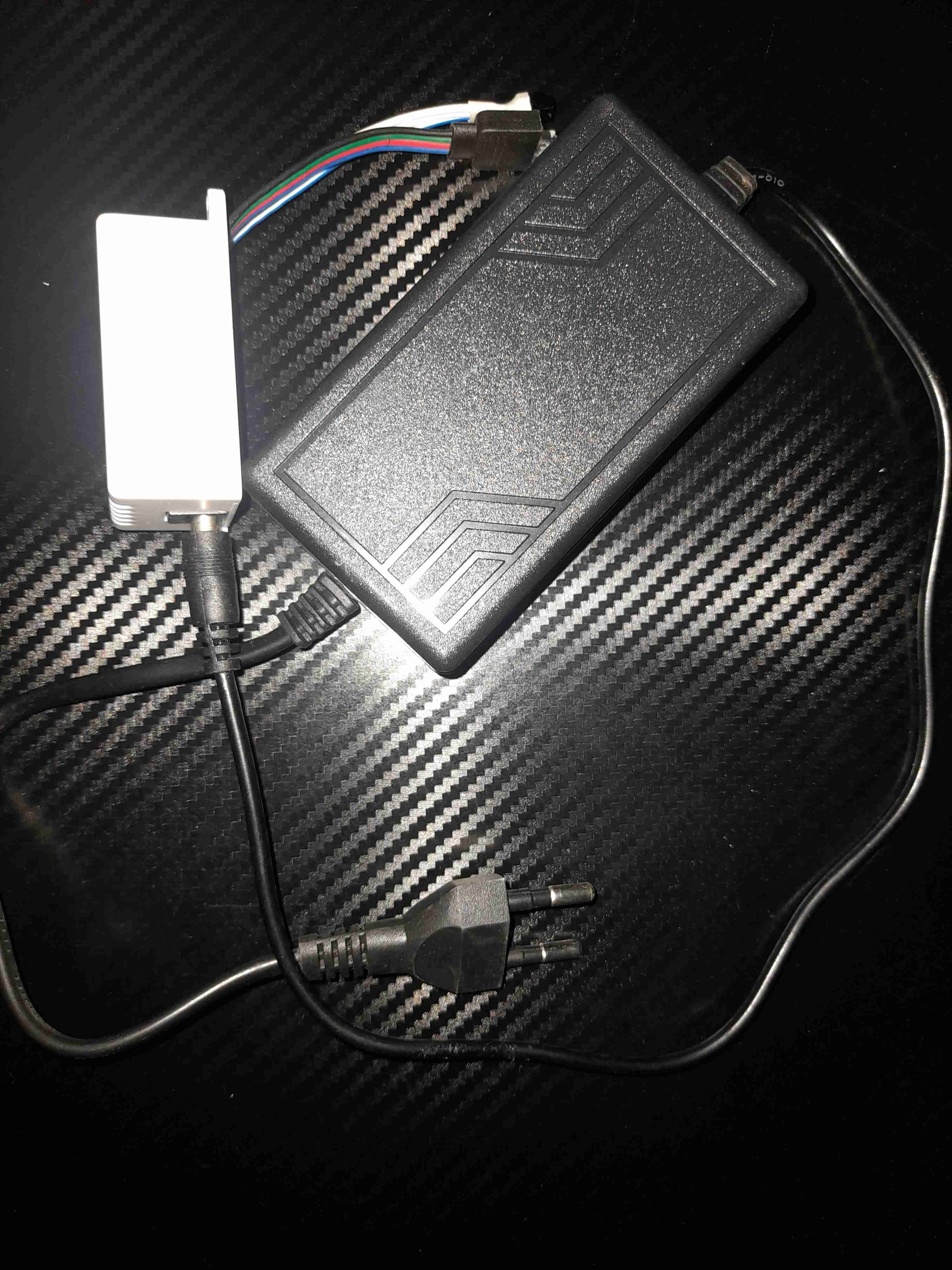 Tira LED con control remoto 📺🎨📡 - miniatura 3