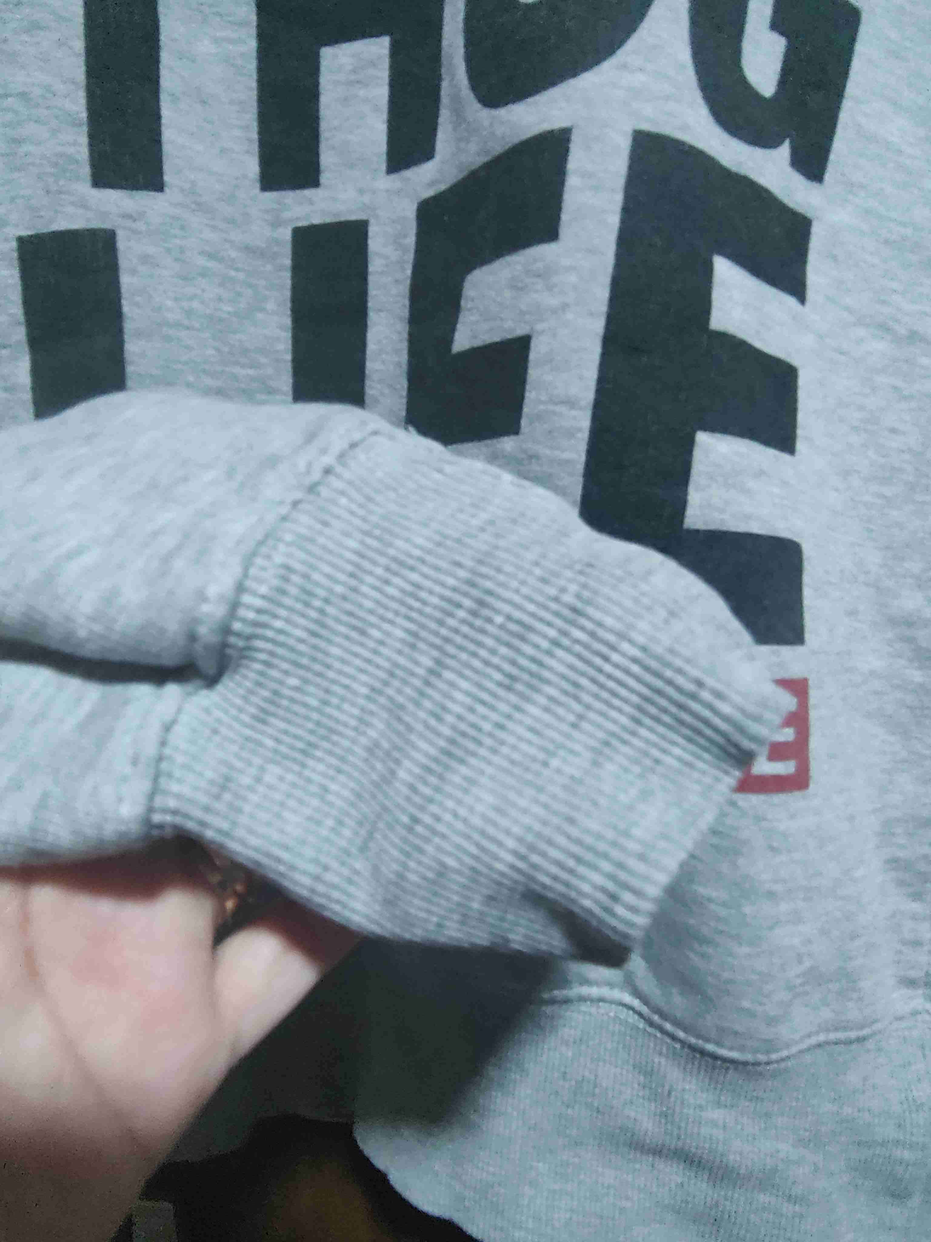 Polerón gris con texto - miniatura 4