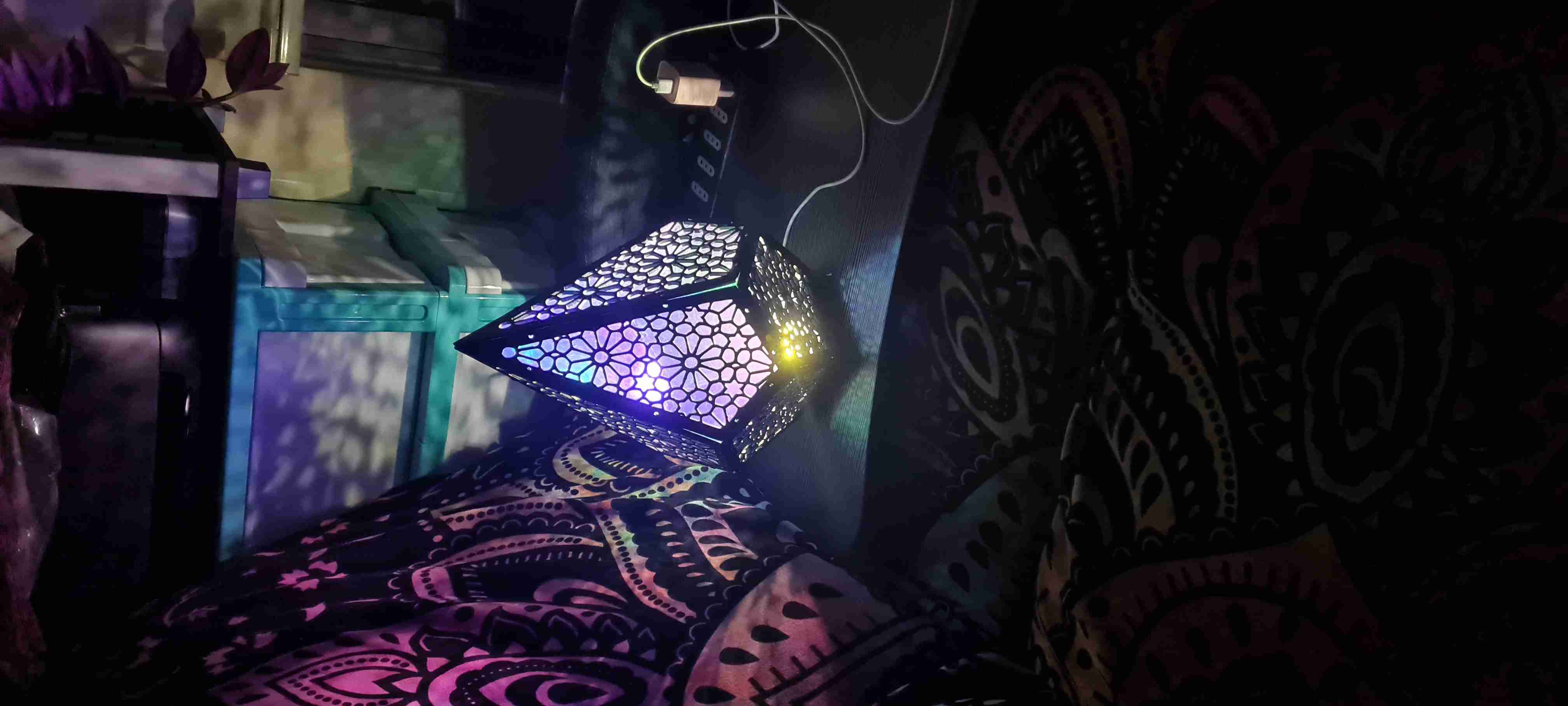 Lámpara decorativa geométrica - miniatura 2