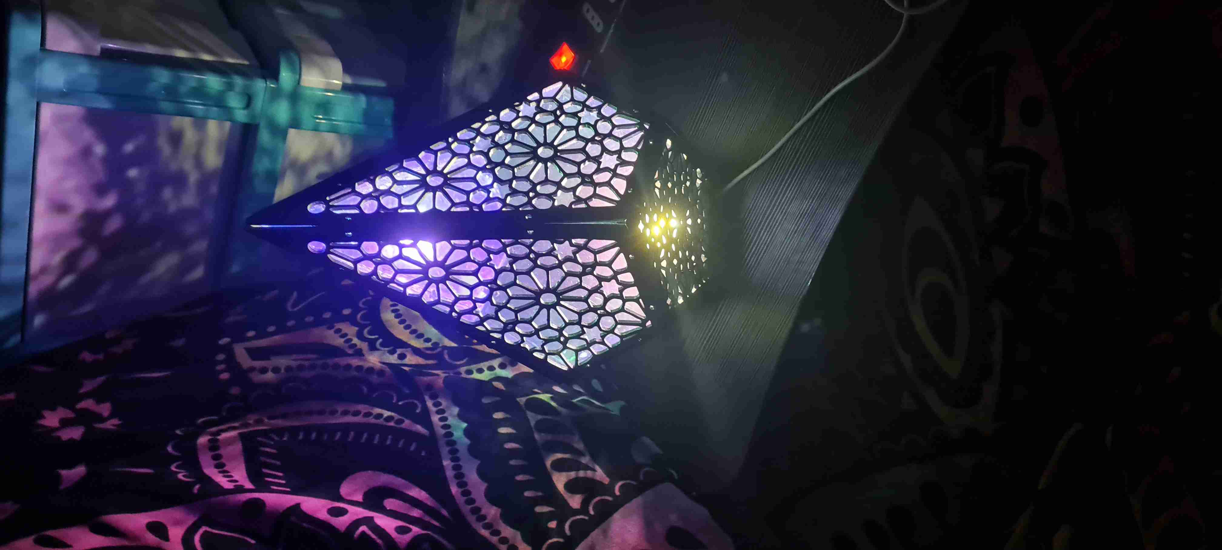 Lámpara decorativa geométrica - miniatura 3