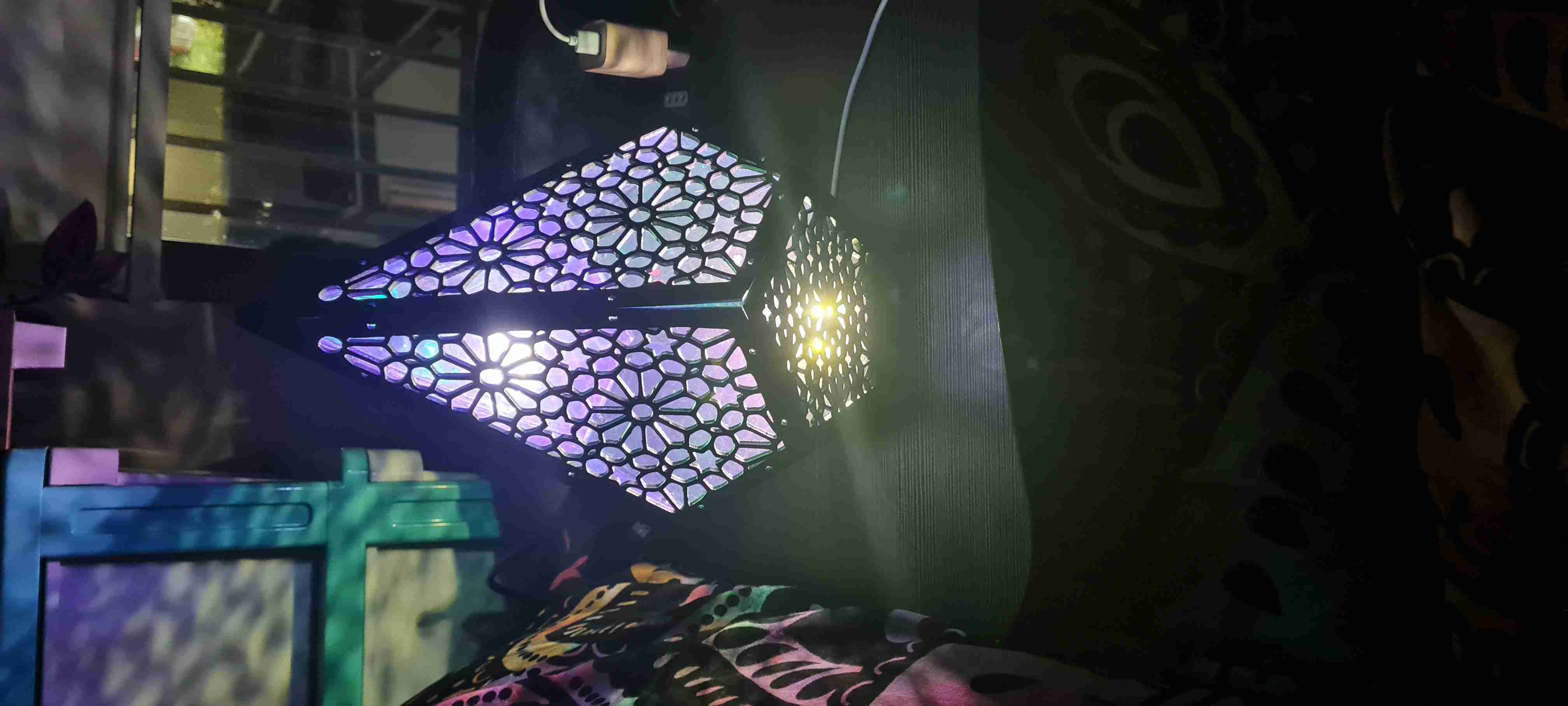 Lámpara decorativa geométrica - miniatura 4