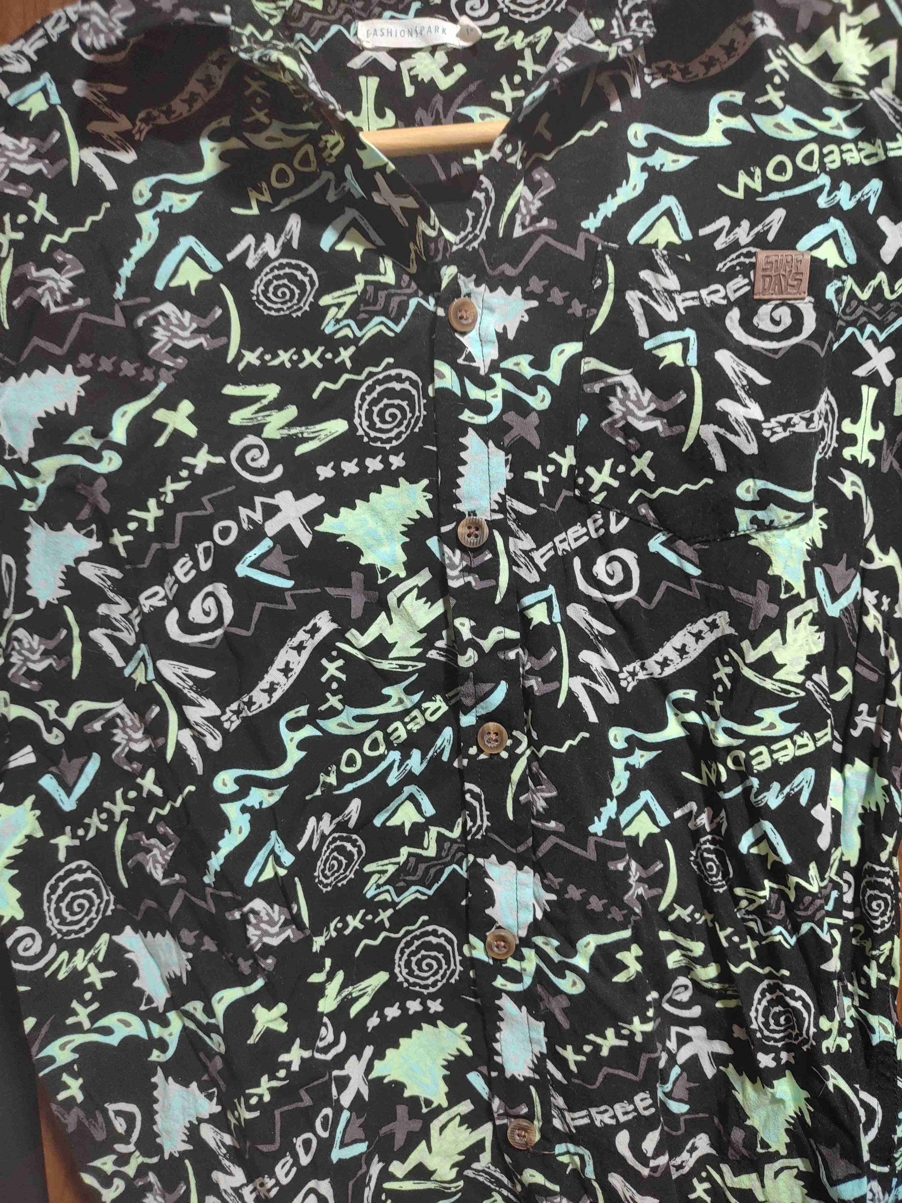 Camisa estampada negra - miniatura 2