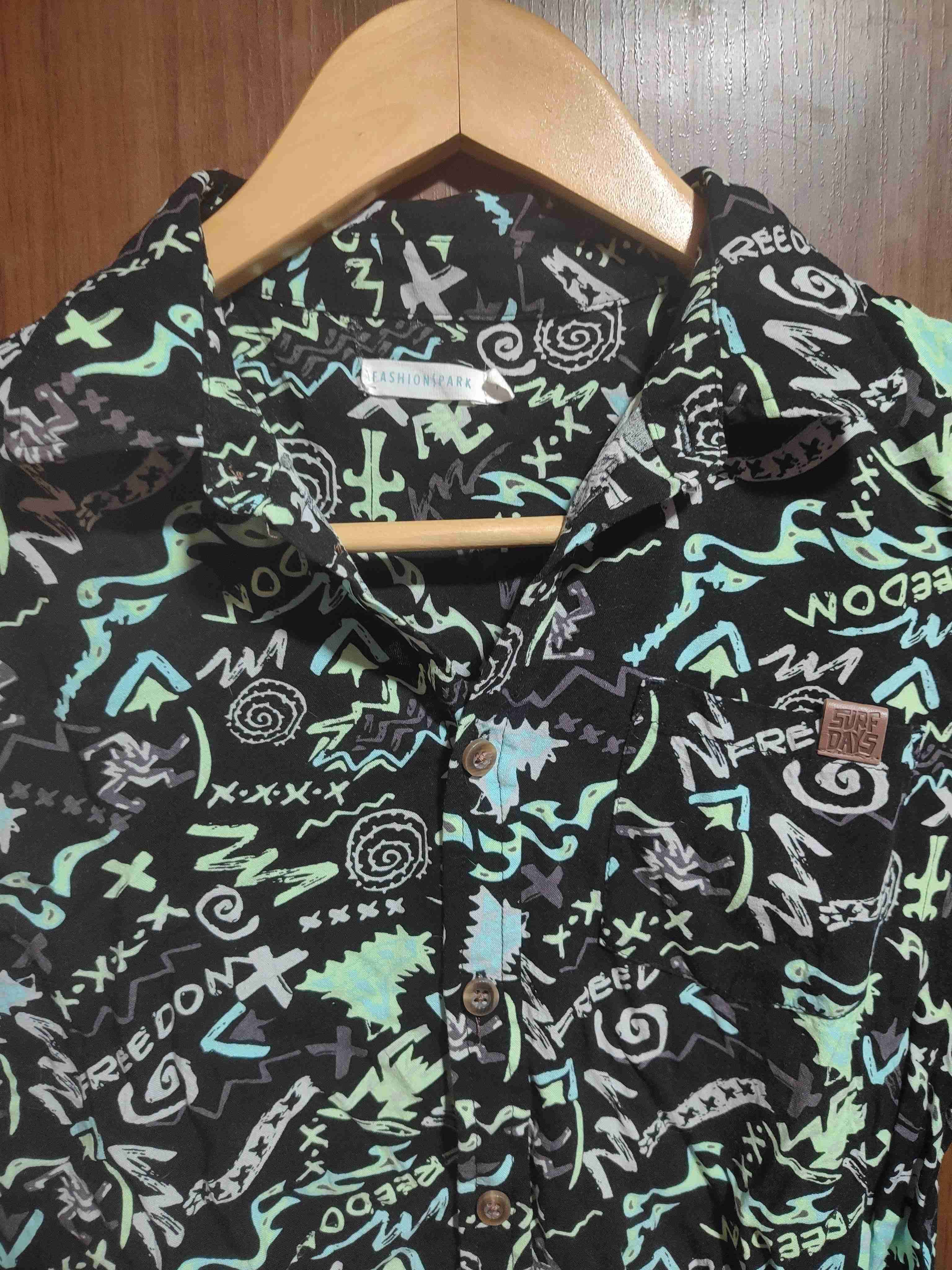 Camisa estampada negra - miniatura 3