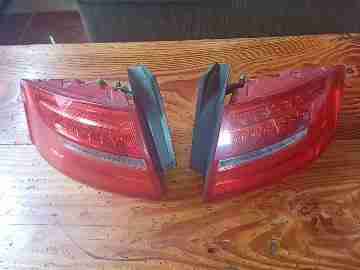 Luces traseras de auto - miniatura 1