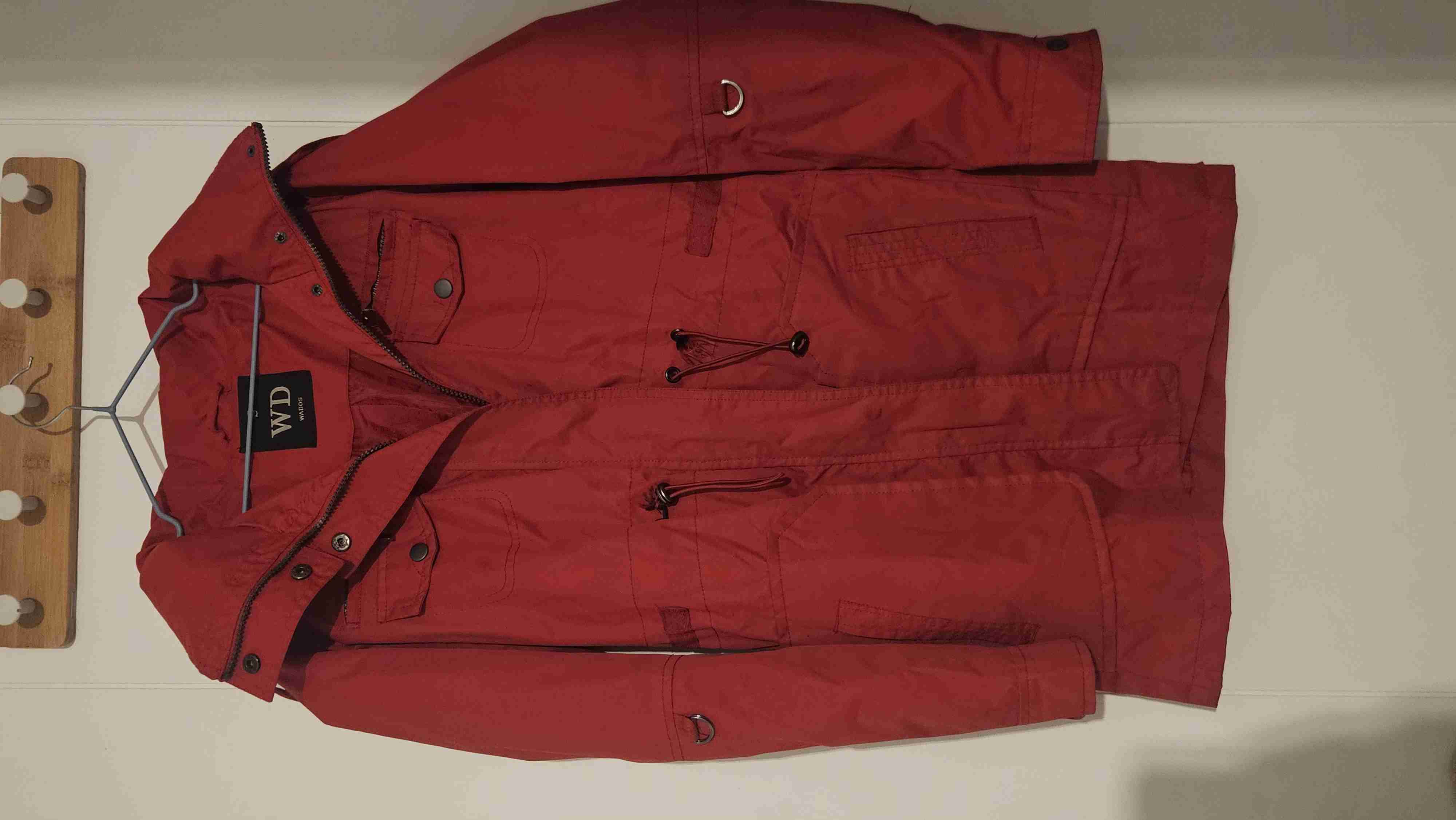 Parka roja con capucha - miniatura 3