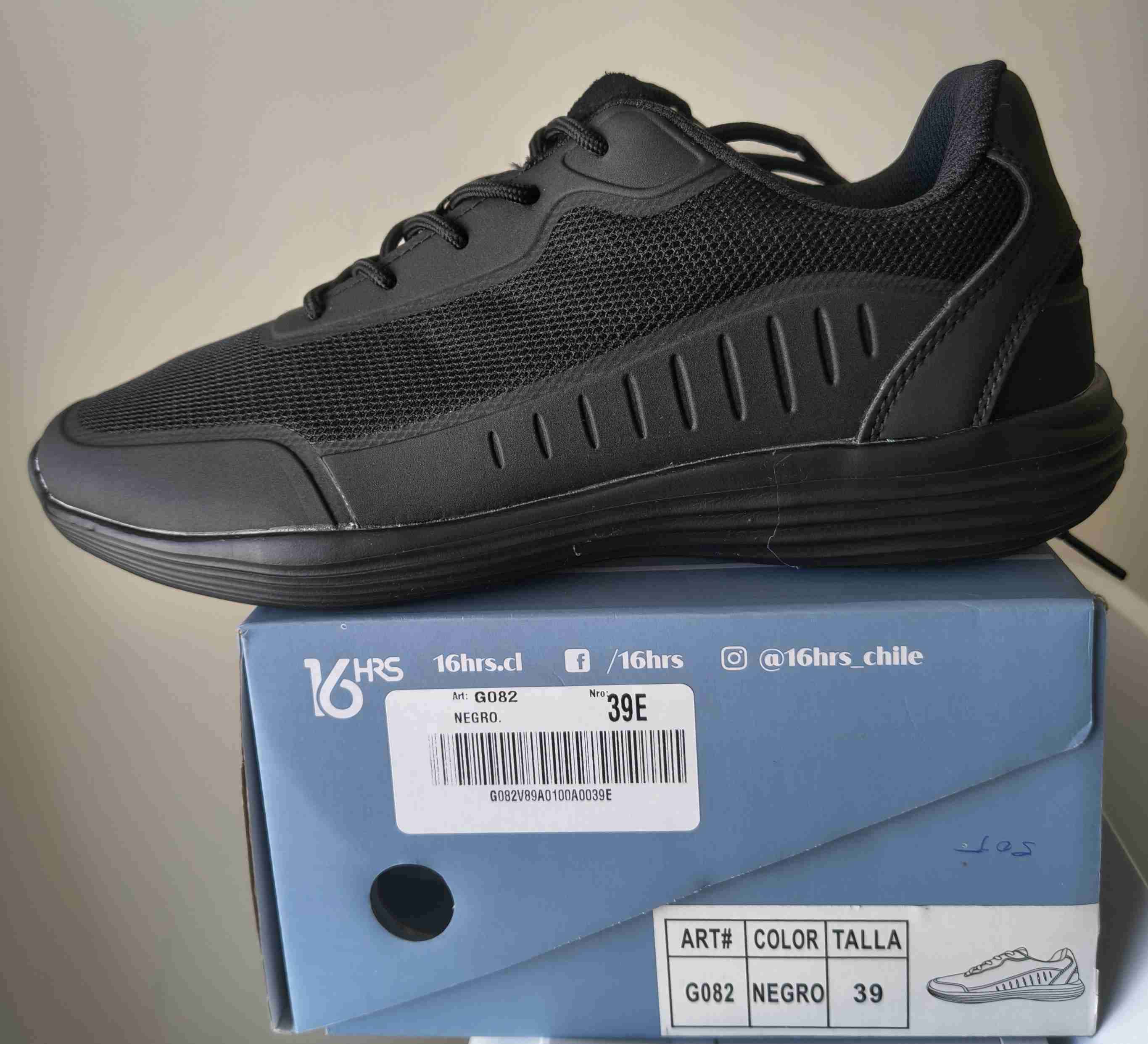 Zapatillas negras 16Hrs talla 39 - miniatura 1