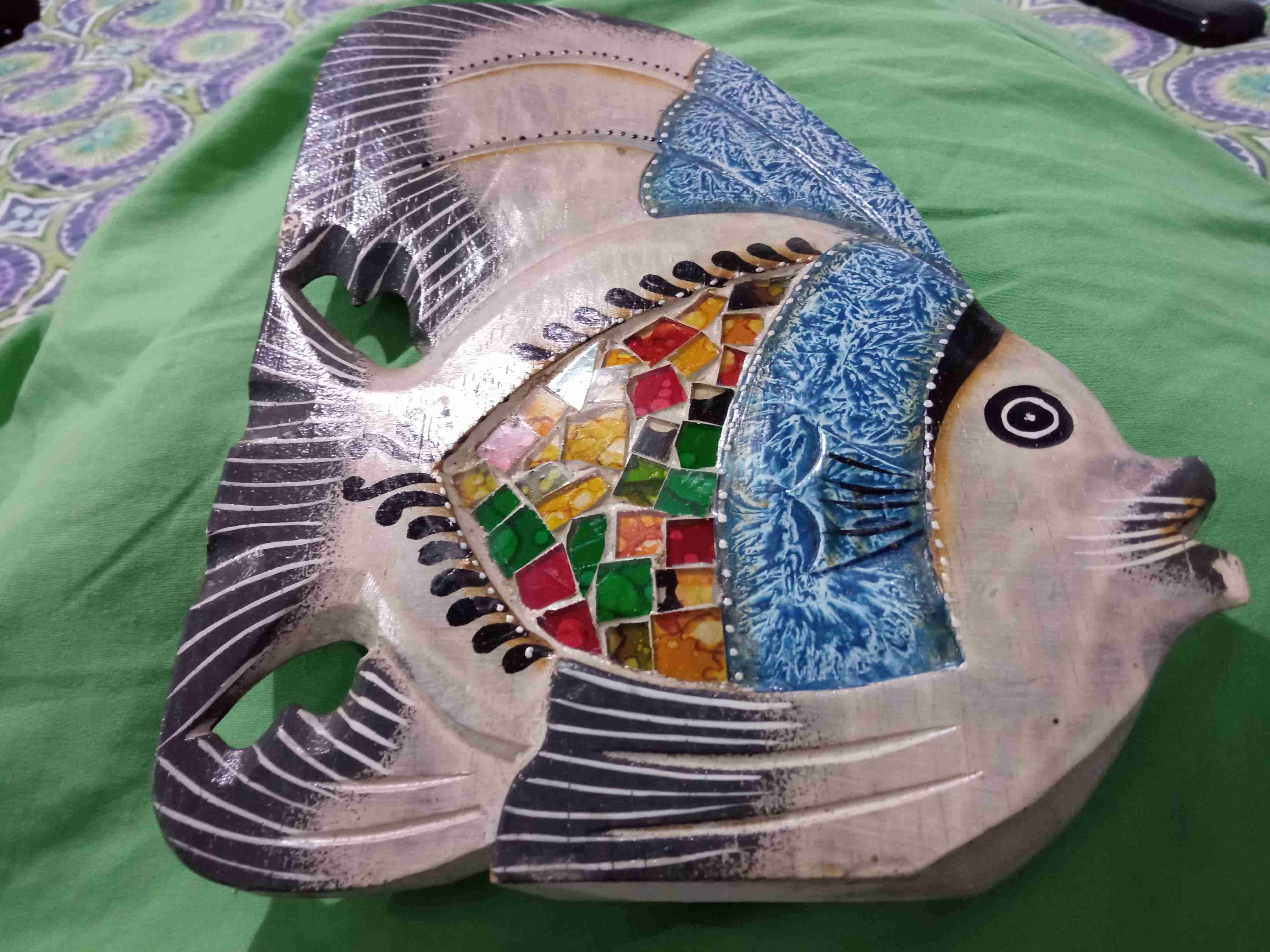 Pez decorativo de madera