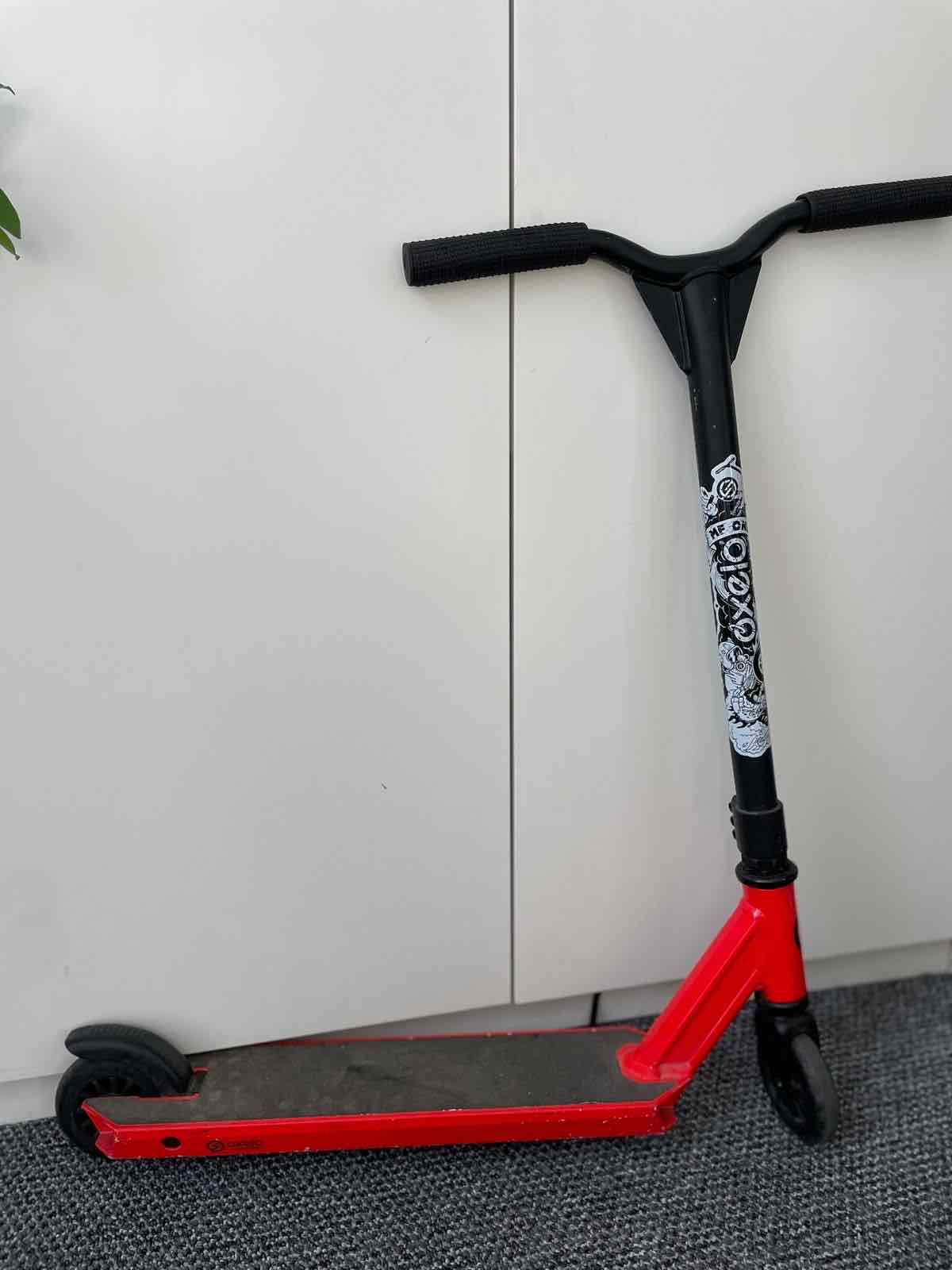 Scooter rojo para niños - miniatura 3