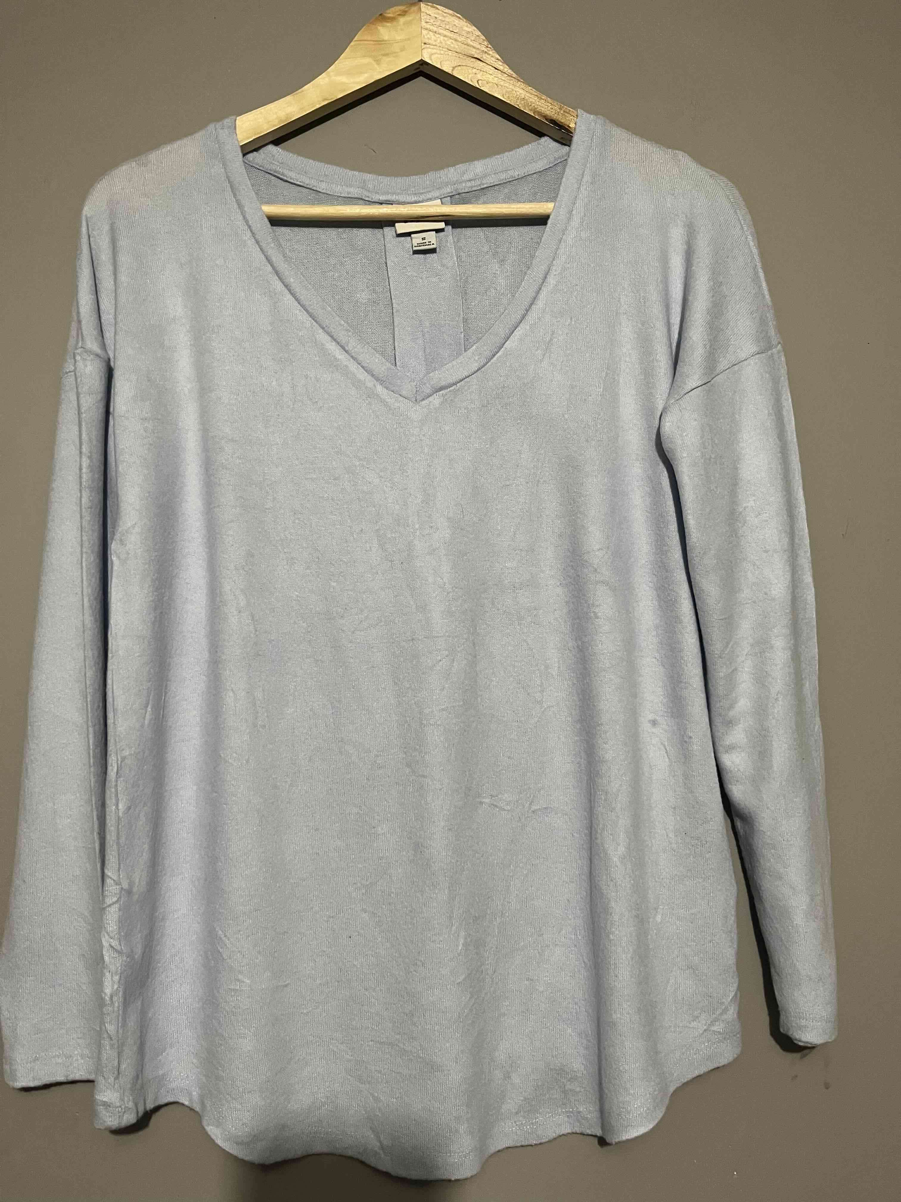 Polera gris manga larga mujer