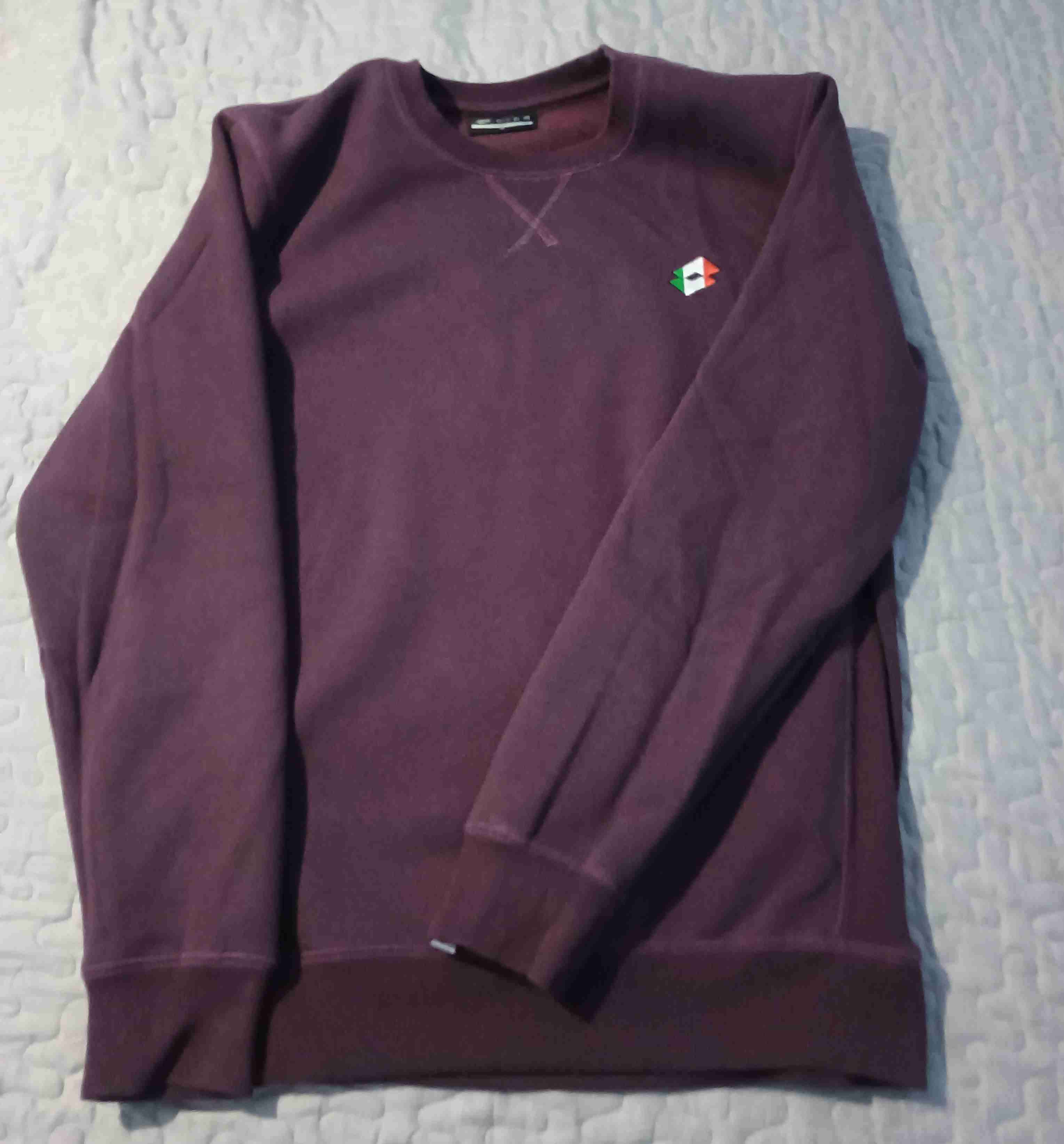 Polerón burdeo con logo pequeño - miniatura 2