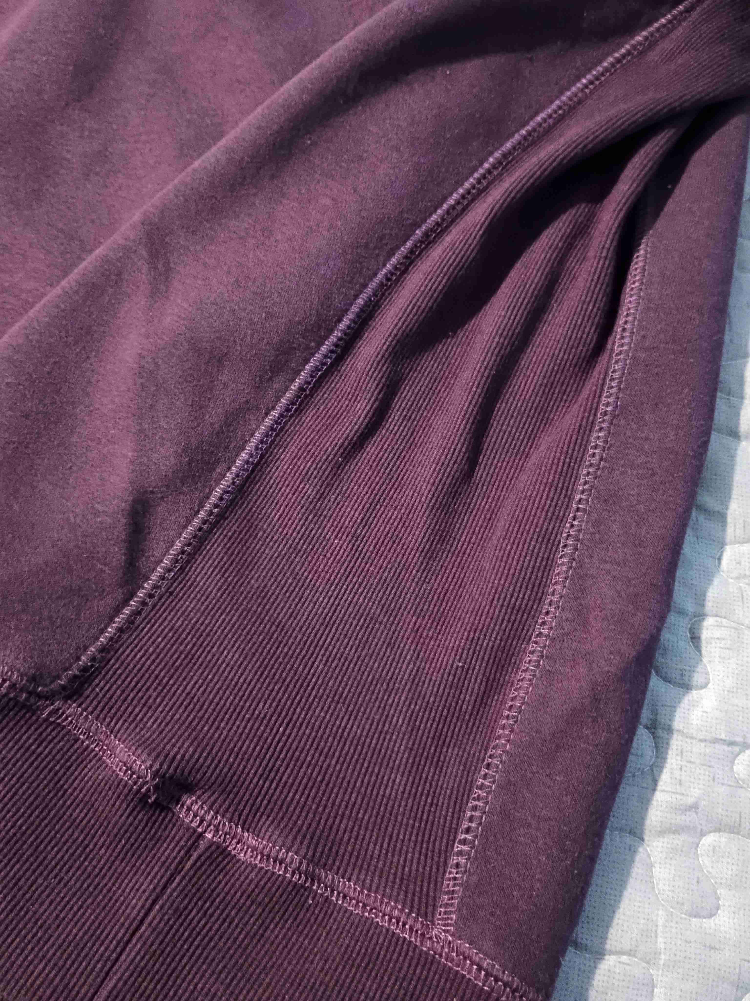 Polerón burdeo con logo pequeño - miniatura 5