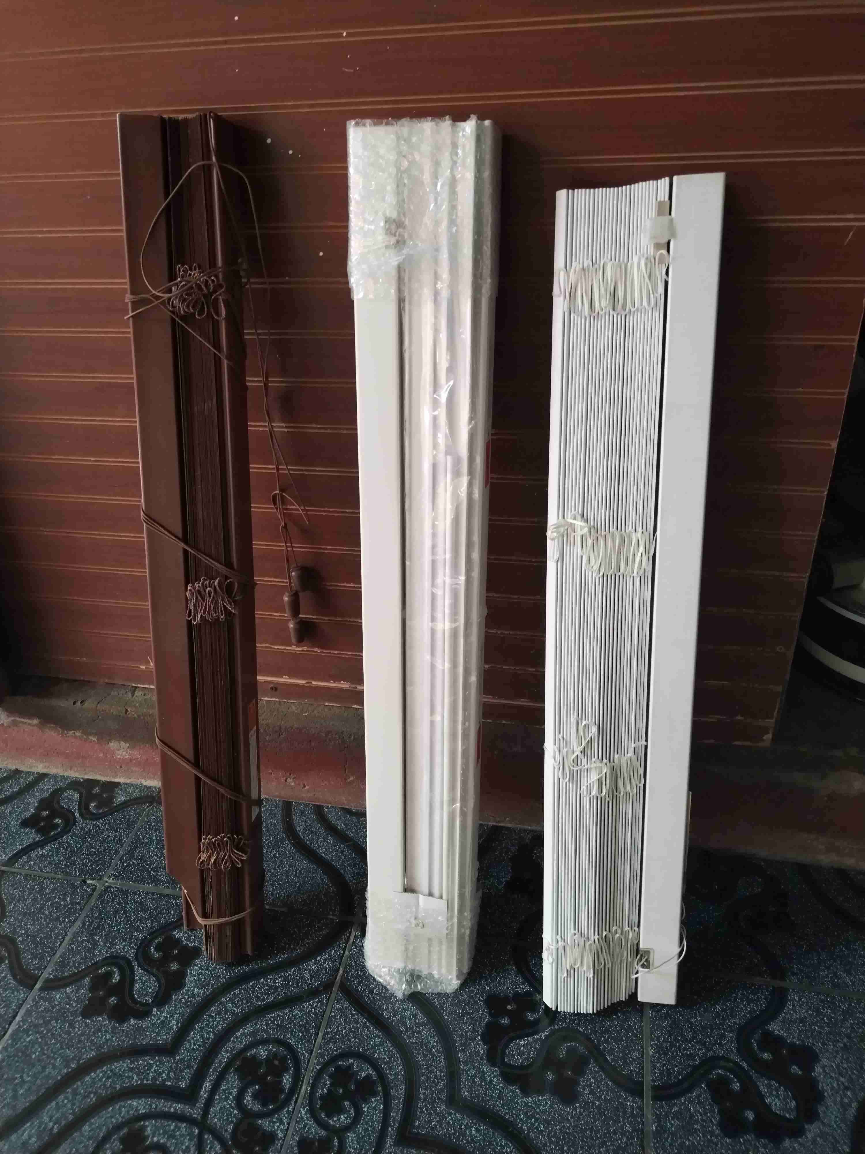 Persianas de madera y PVC - miniatura 1