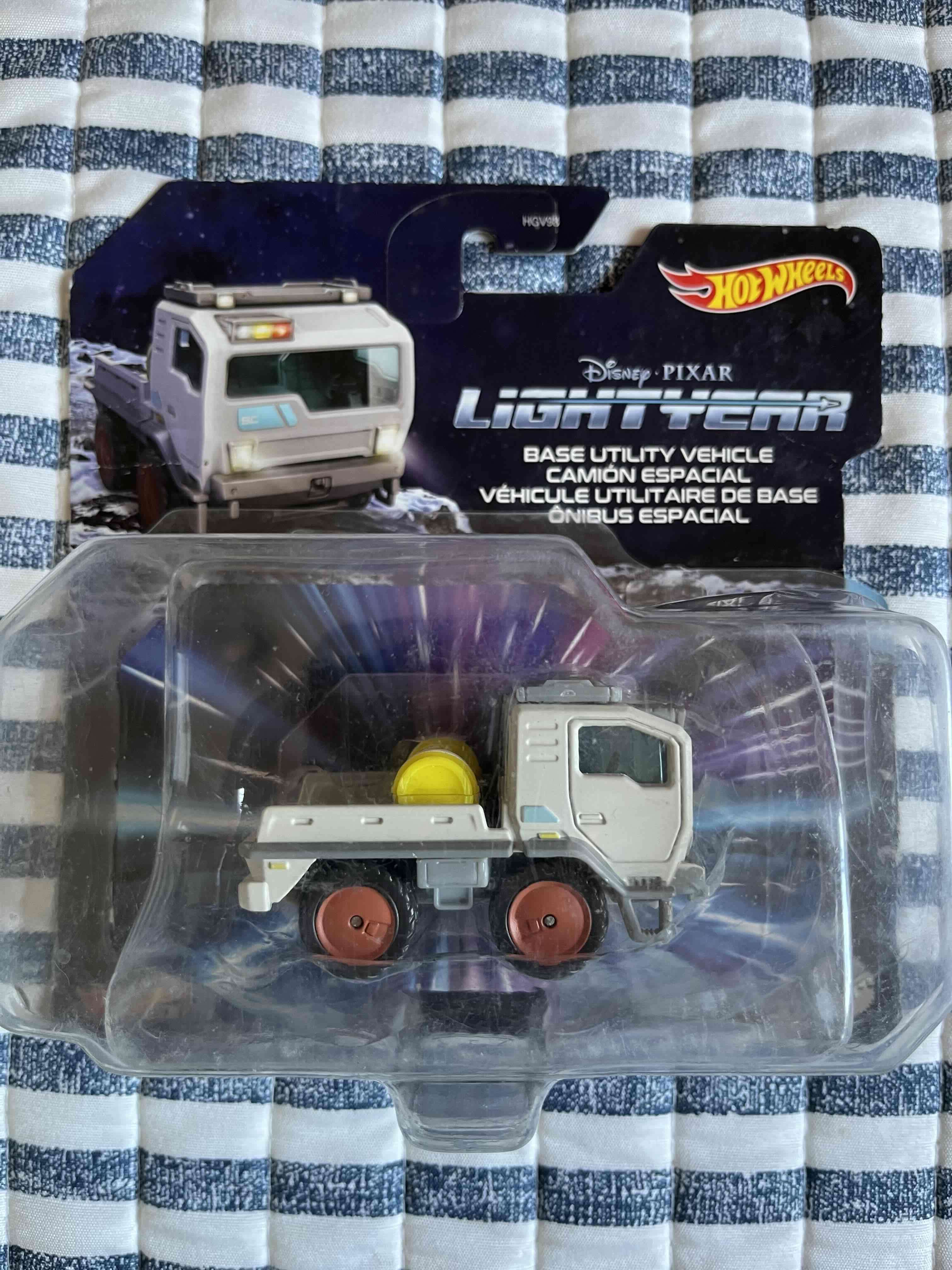 Hot Wheels Disney Pixar Sox - miniatura 3