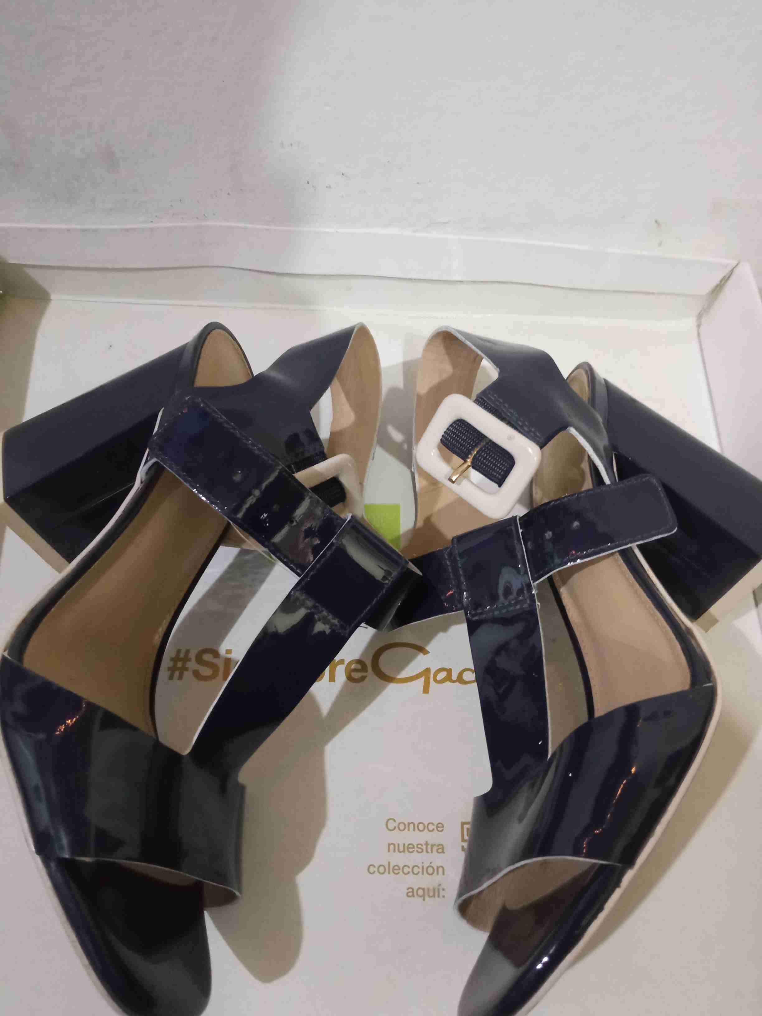 Chalas  negras con taco - miniatura 3