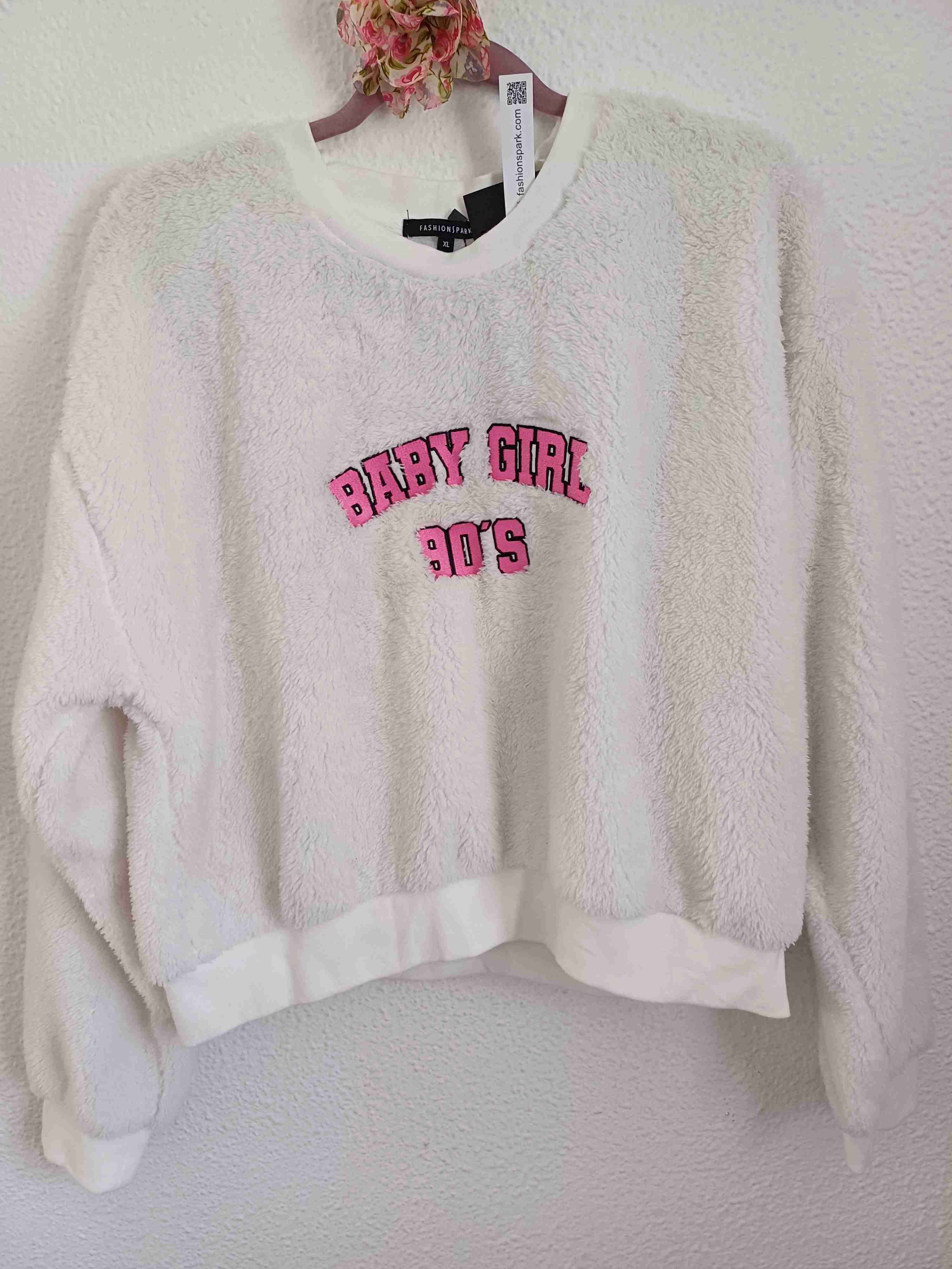 Polerón peludo Baby Girl 90's
