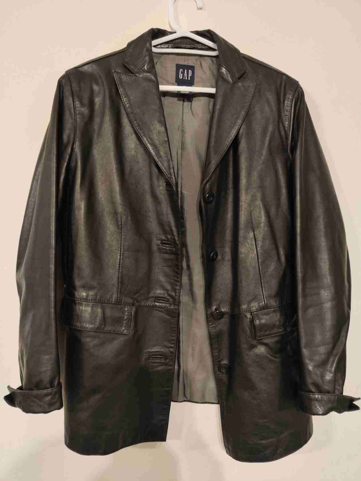 Chaqueta cuero GAP negra