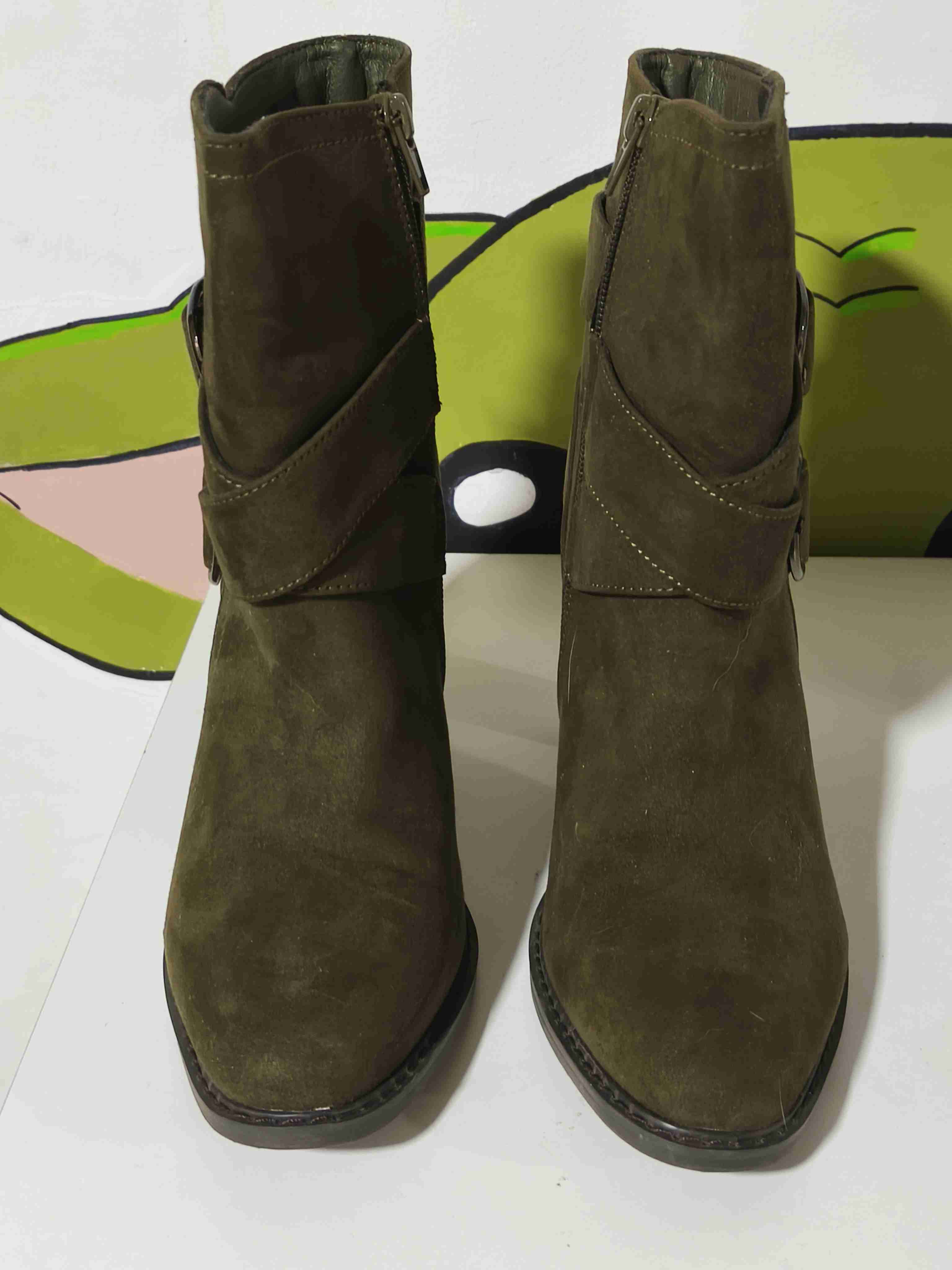 Botas de gamuza verde musgo