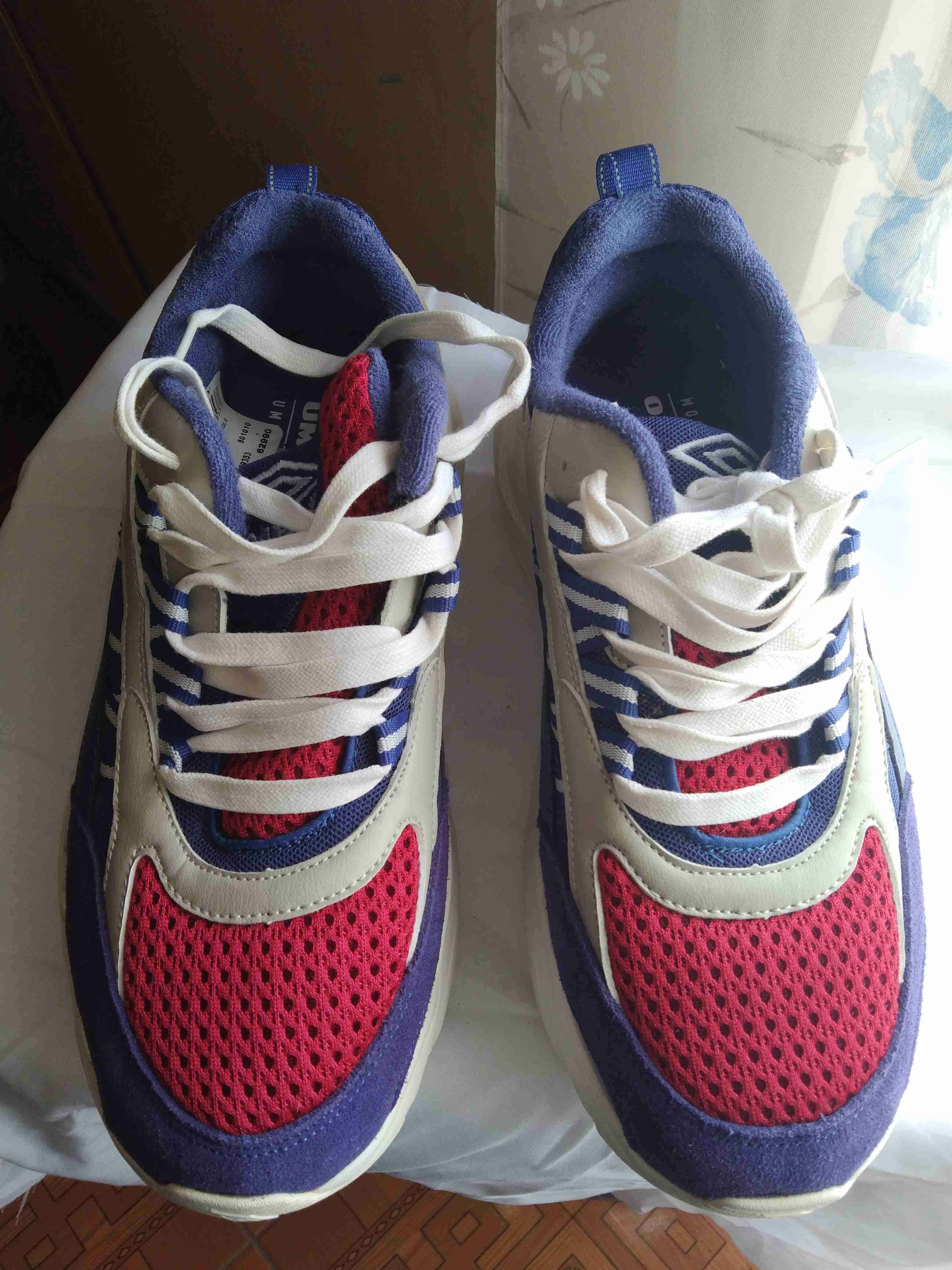 Zapatillas deportivas multicolor márca umbro. - miniatura 1