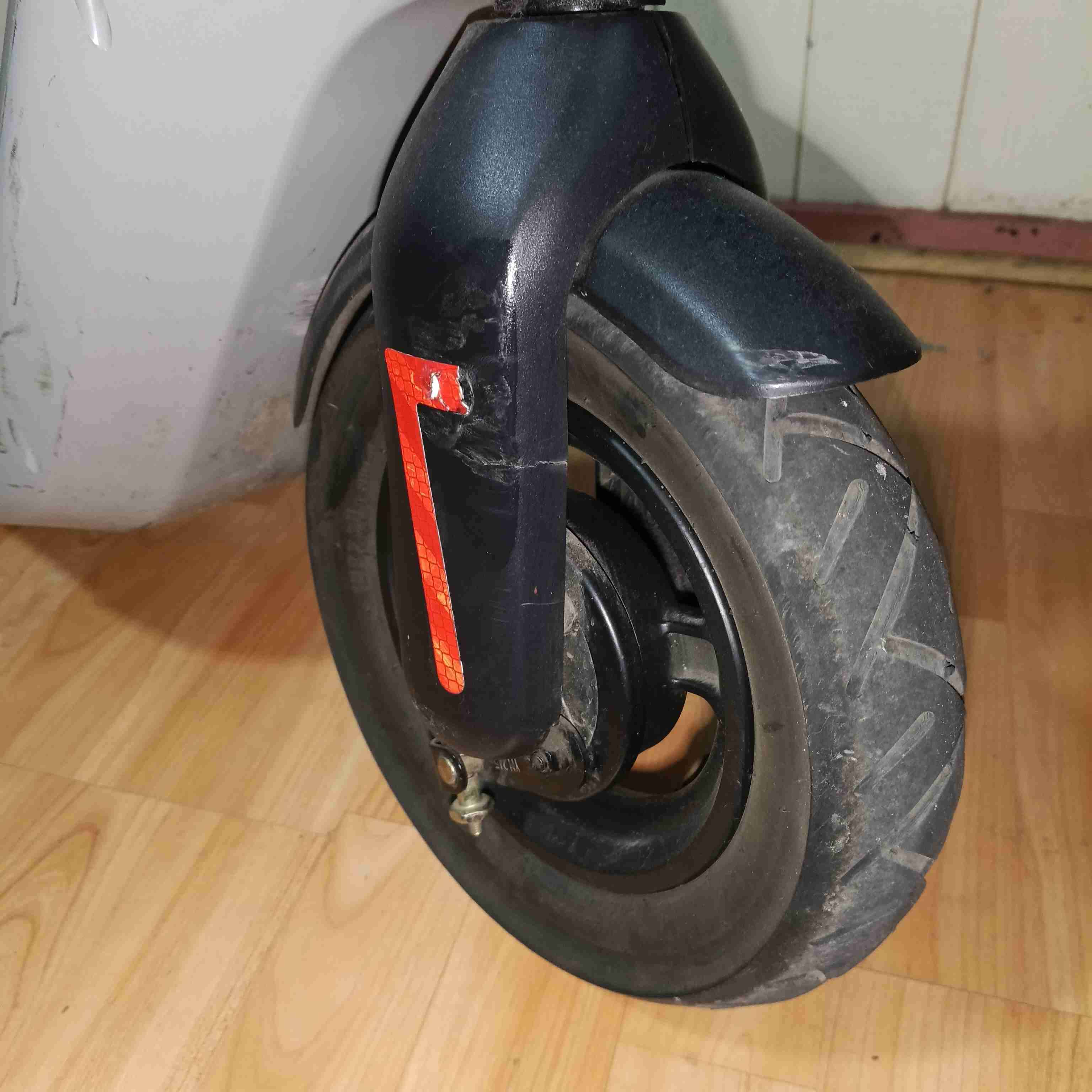 Scooter eléctrico urbano gris - miniatura 4