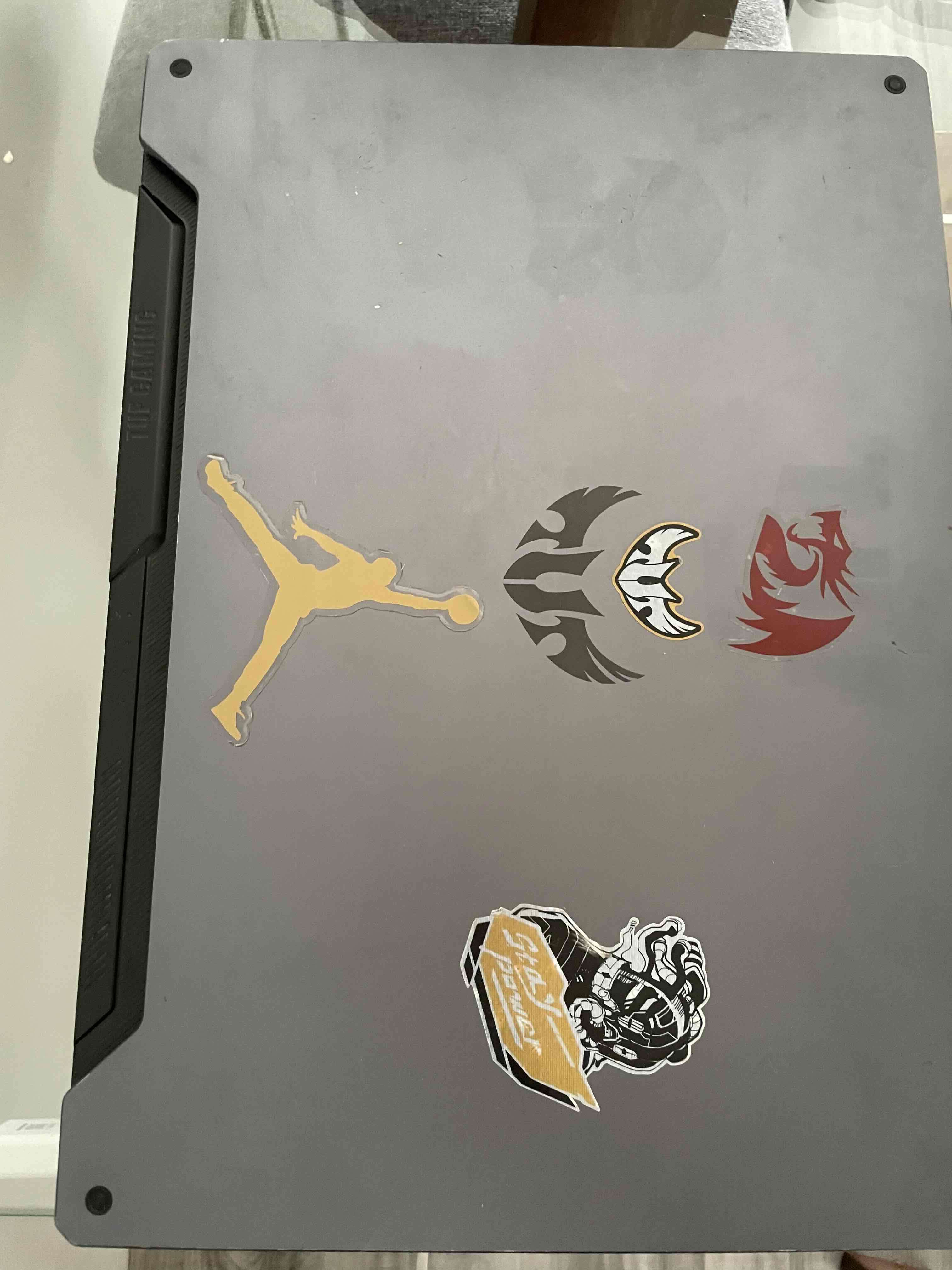 Laptop Asus f15 gaming con pantalla 144Hz - miniatura 3