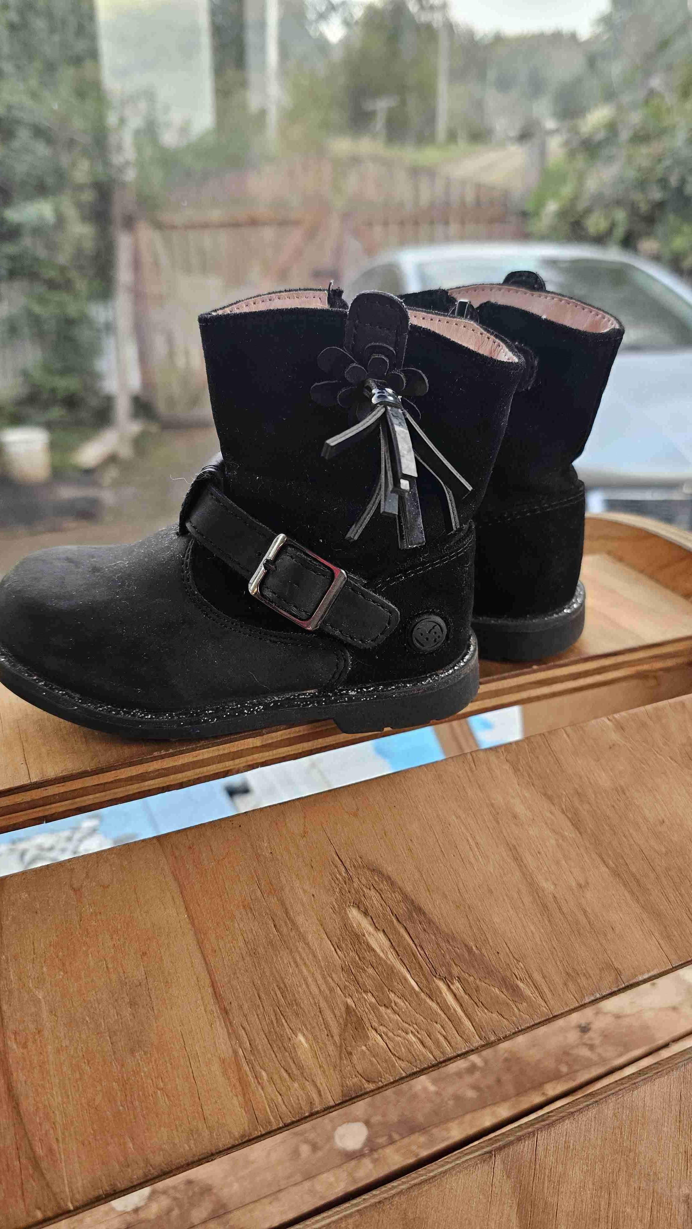 Botas negras para niña - miniatura 2